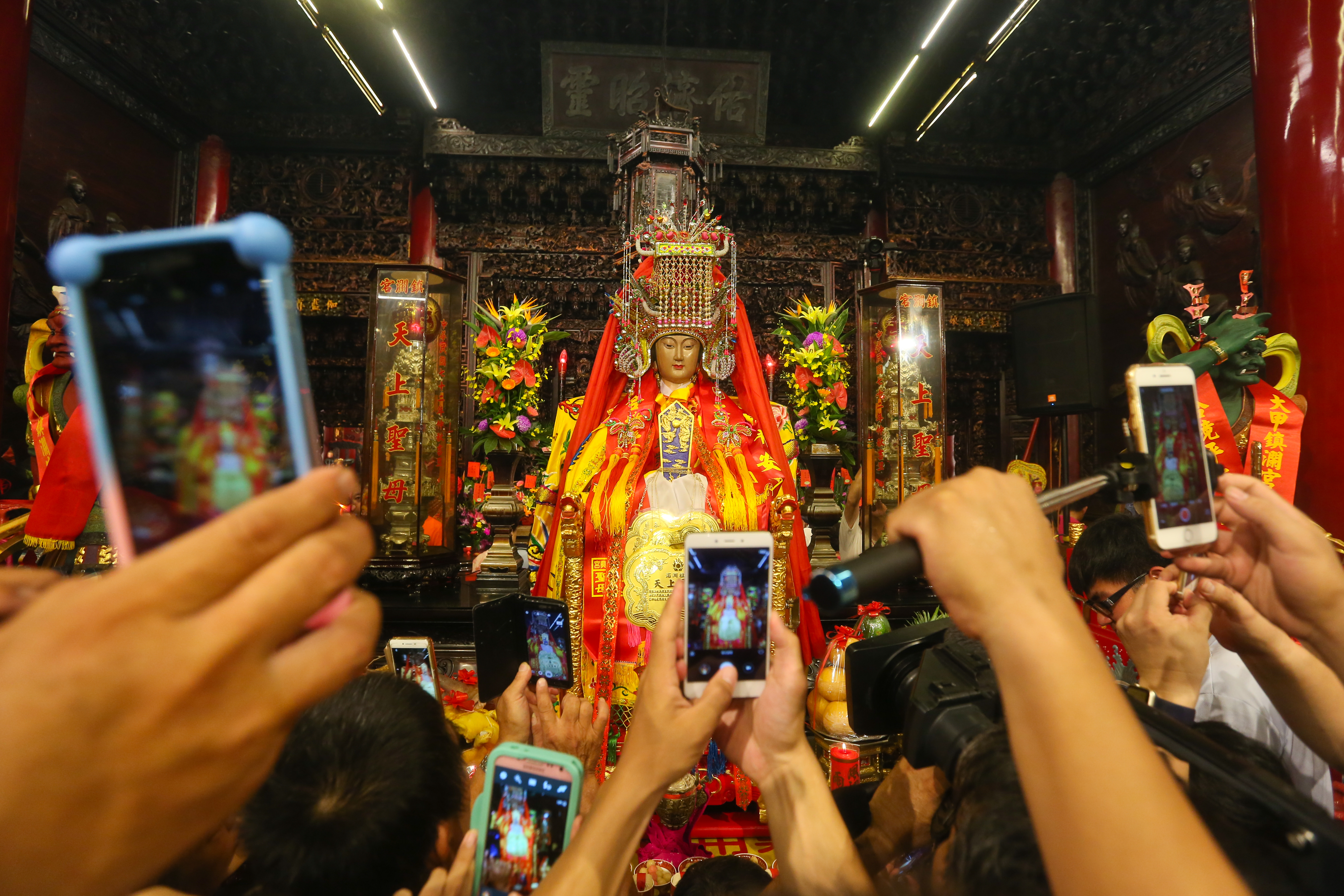 《迎湄洲媽祖，牽兩岸情誼》作者：董孟航