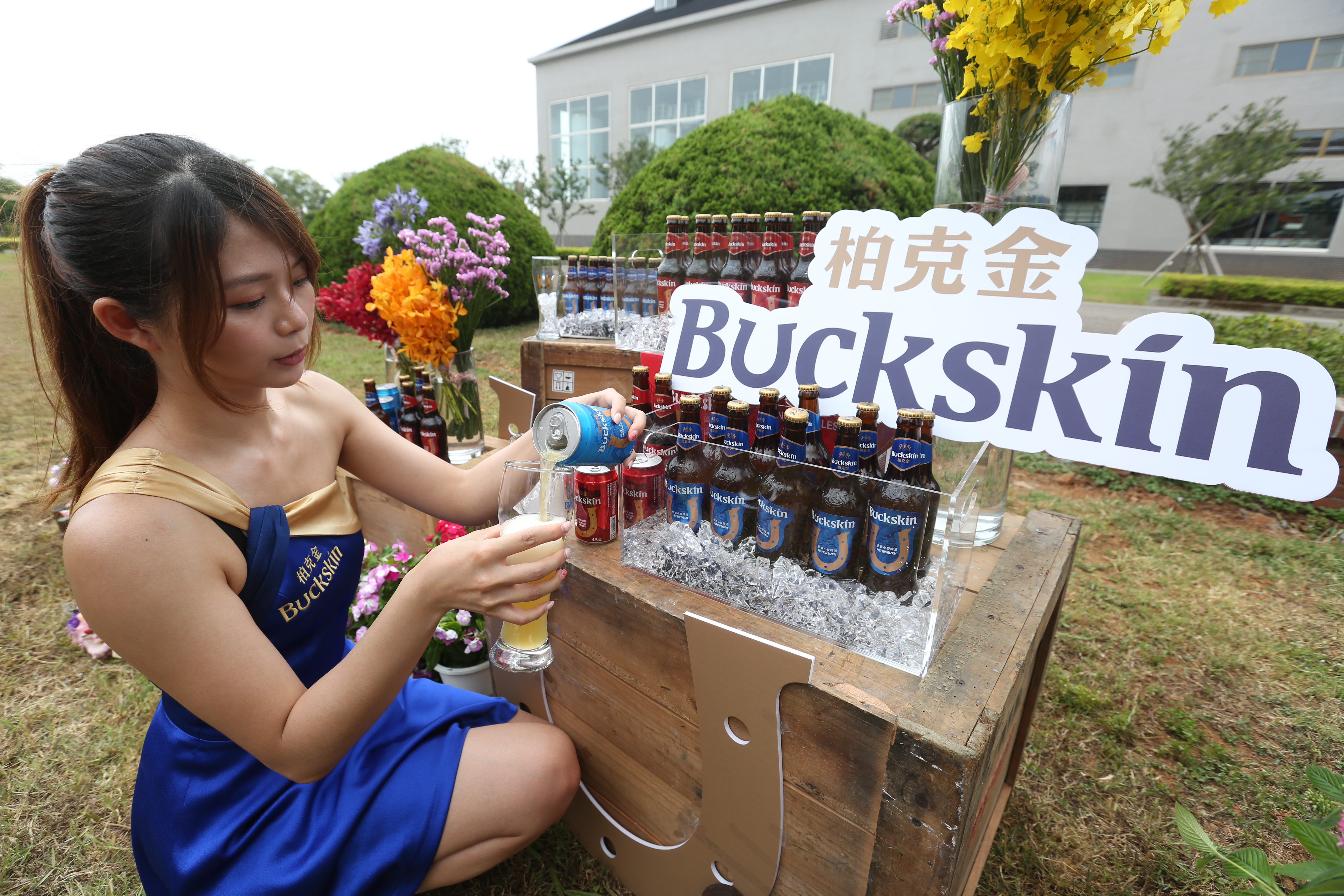 BUCKSKIN柏克金今起在四大連鎖超商販售。