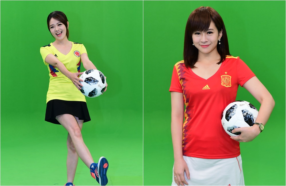 連珮貝（右）的足球知識幾乎都是靠老公幫她補習而來，莊雨潔（左）過去都會跟朋友一起看世足賽，對球員小有研究。（華視提供）