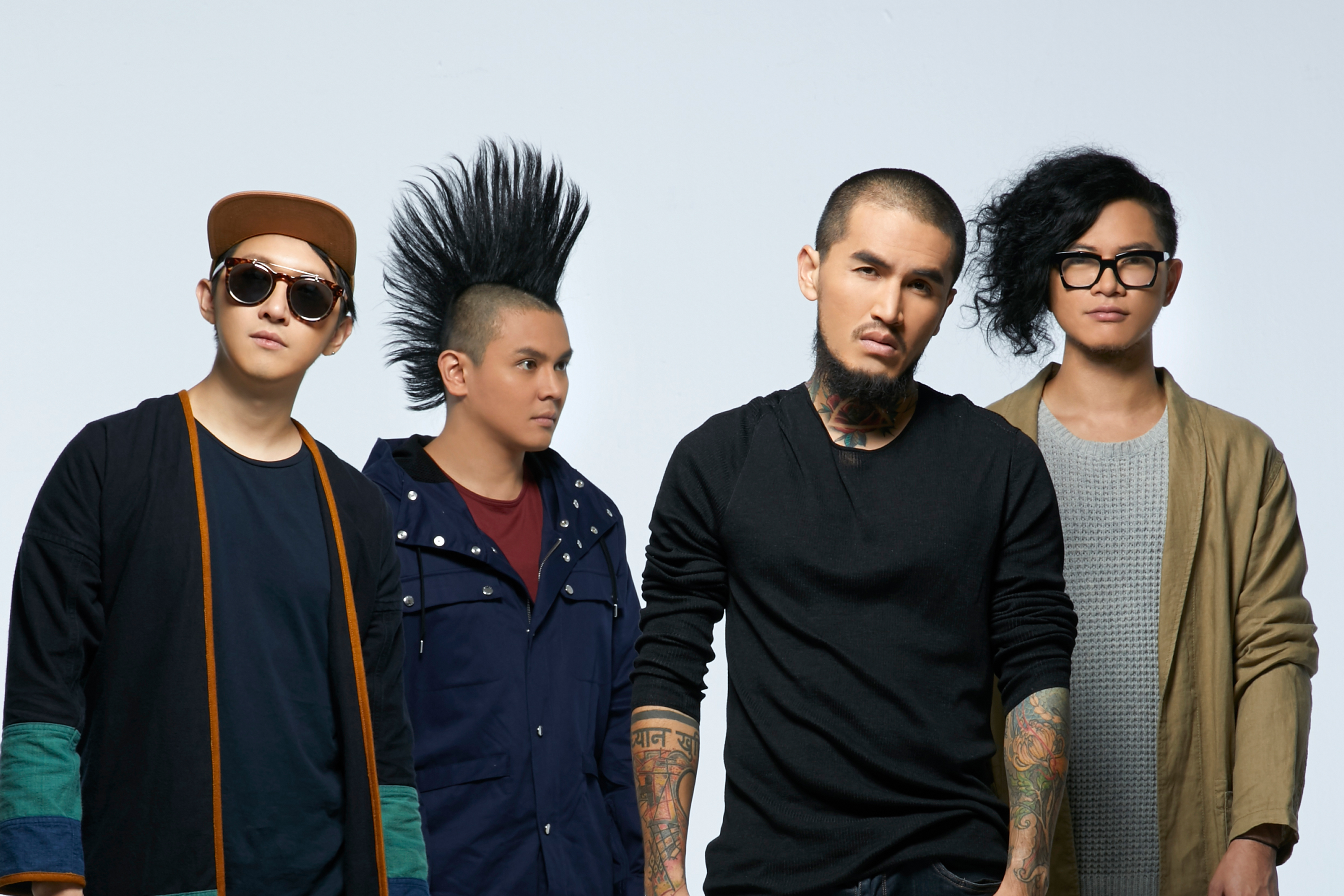 金曲獎前的「金曲售票演唱會」除了台灣歌手外,今年首度規畫國際之夜,圖為出道10年的泰國樂團Lomosonic,現場演出功力驚人。(台視提供)