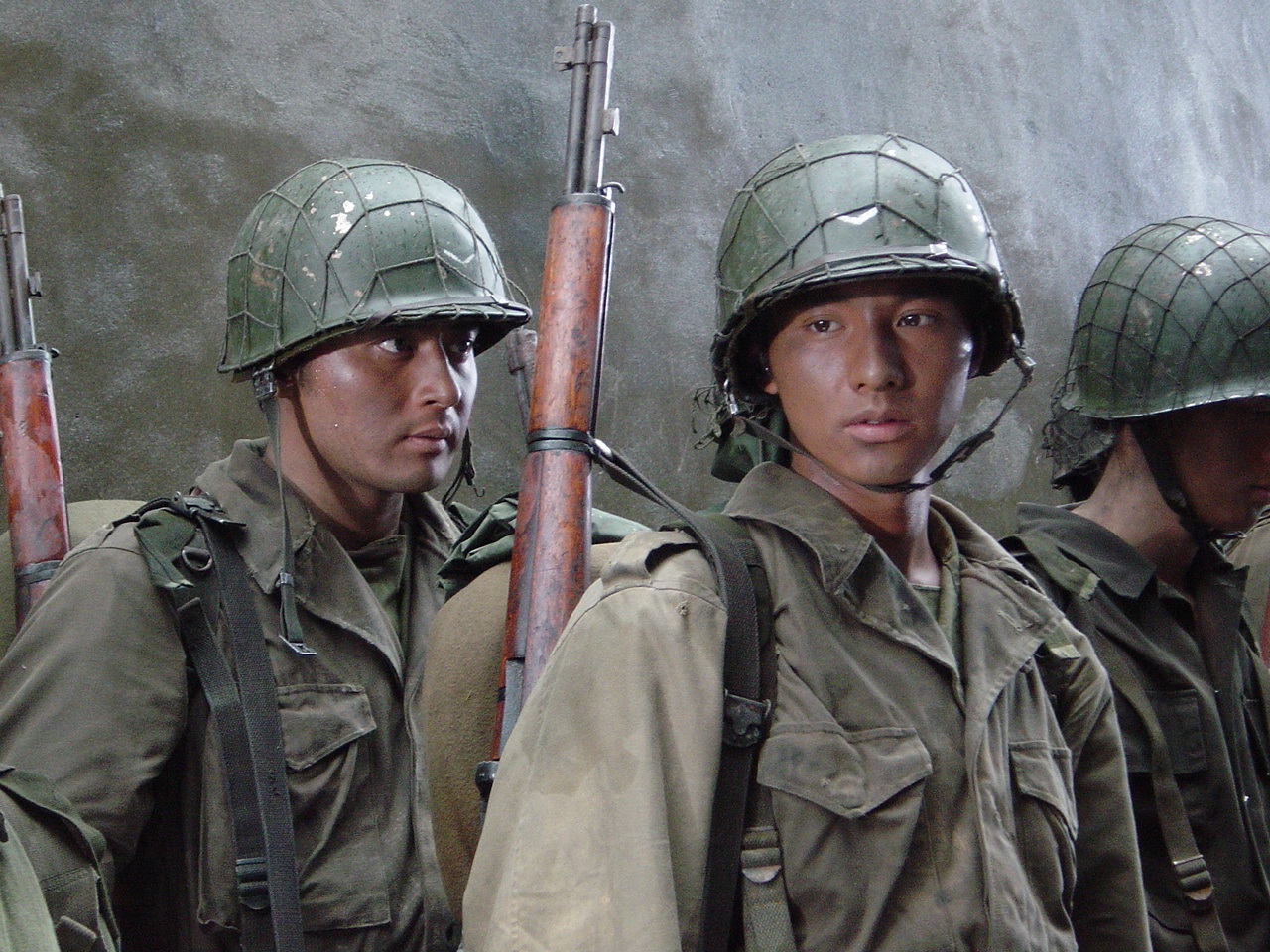 《太極旗—生死兄弟》由張東健（左）、元斌兩大帥哥擔綱主演。（翻攝自DAUM網站）