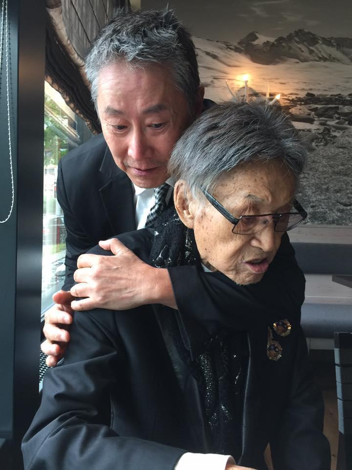 傅達仁的乾兒子李恕權，在最後一刻趕到瑞士。（翻攝傅達仁臉書）