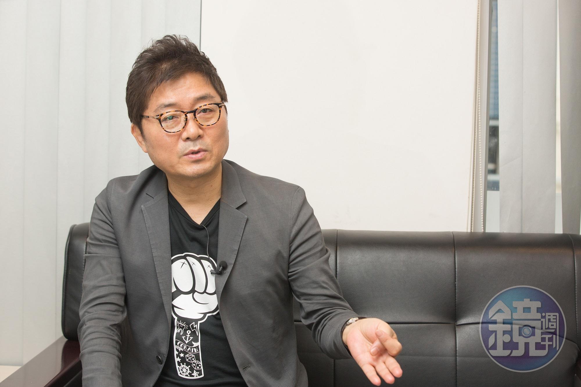 姜帝圭自認是「宅男」，對於喜歡的電影或場景，會反覆觀看百次以上。