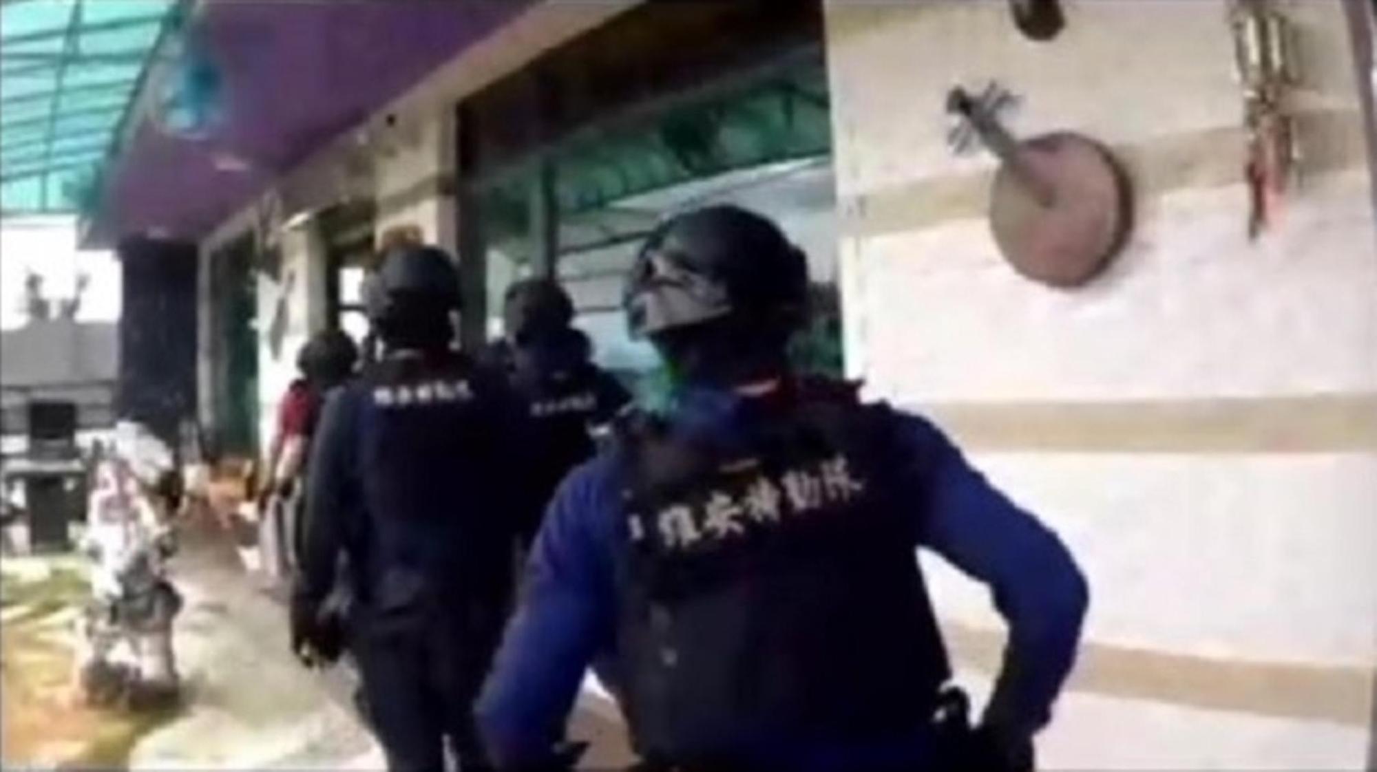 中打幹員會同維安特警攻堅。(警方提供)