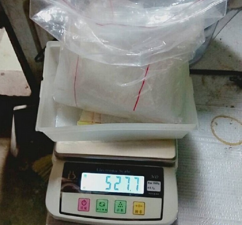 警方在張姓藥頭住處查扣市價250萬的安非他命。（警方提供）