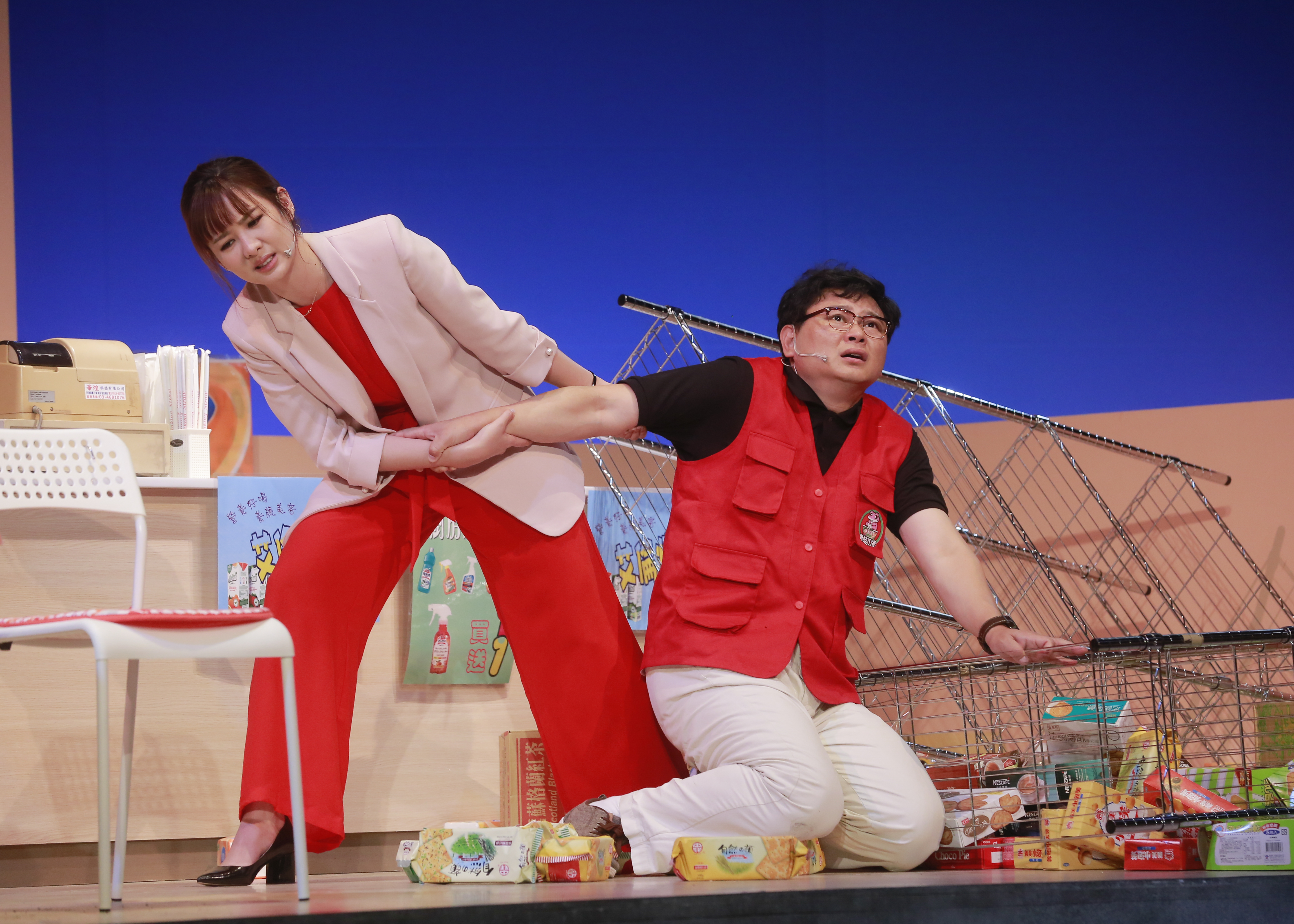 戲中安心亞愛大叔，算是一個特別的角色設定。