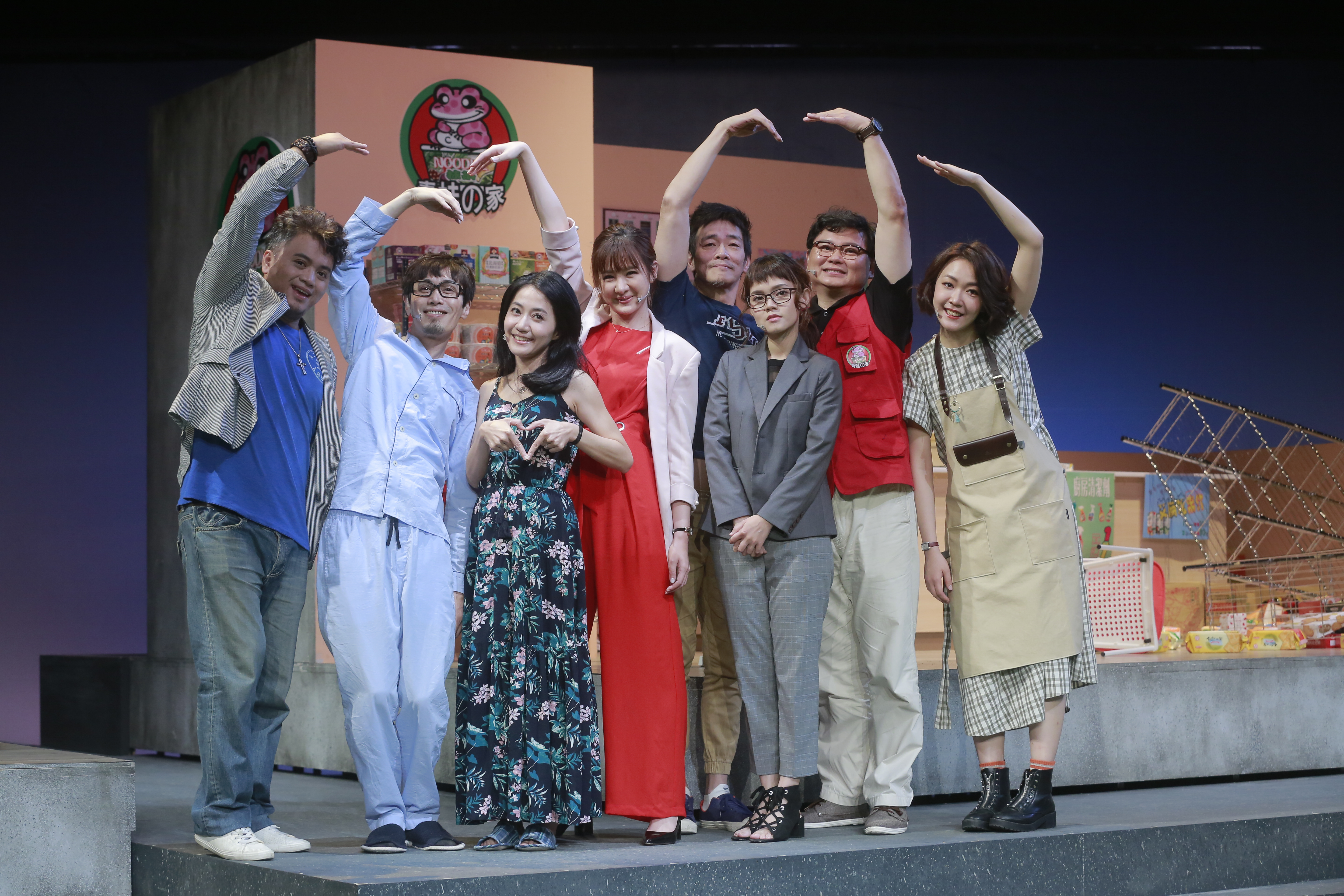 《日常恋襲曲》由陳培廣導演，安心亞、吳世偉、徐華謙、李劭婕、王鏡冠、陳婉婷、李安琪等人演出。