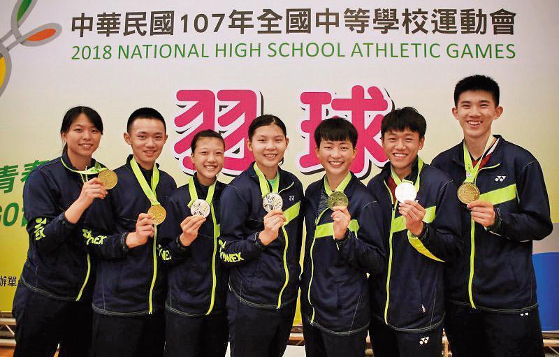 大同高中羽球隊在今年全中運勇奪8面金牌，卻驚爆教練藉選手的成績吸金。（翻攝自大同高中官網）