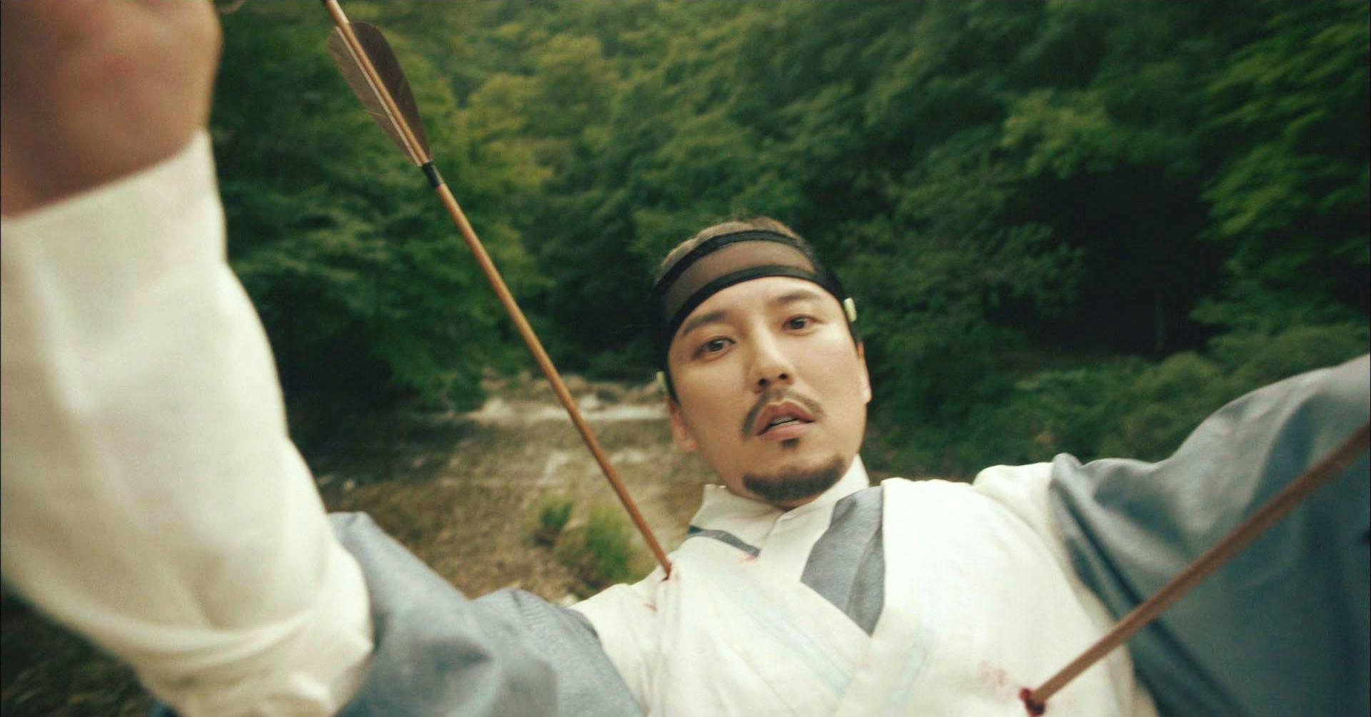 金南佶在《名不虛傳》中藉由死亡穿梭古今，被網友戲稱為「專業領便當戶」。（東森戲劇台提供）