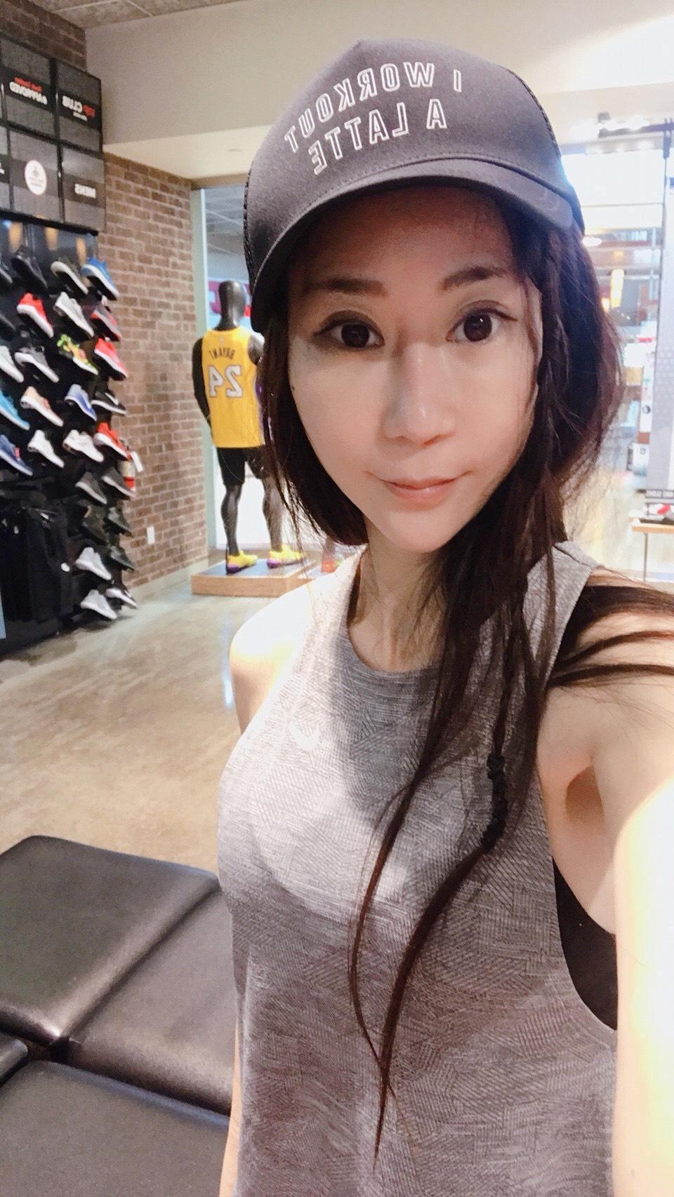 安晨妤與老公張劭偉全家赴美旅遊一個月。(芸演藝經紀提供)