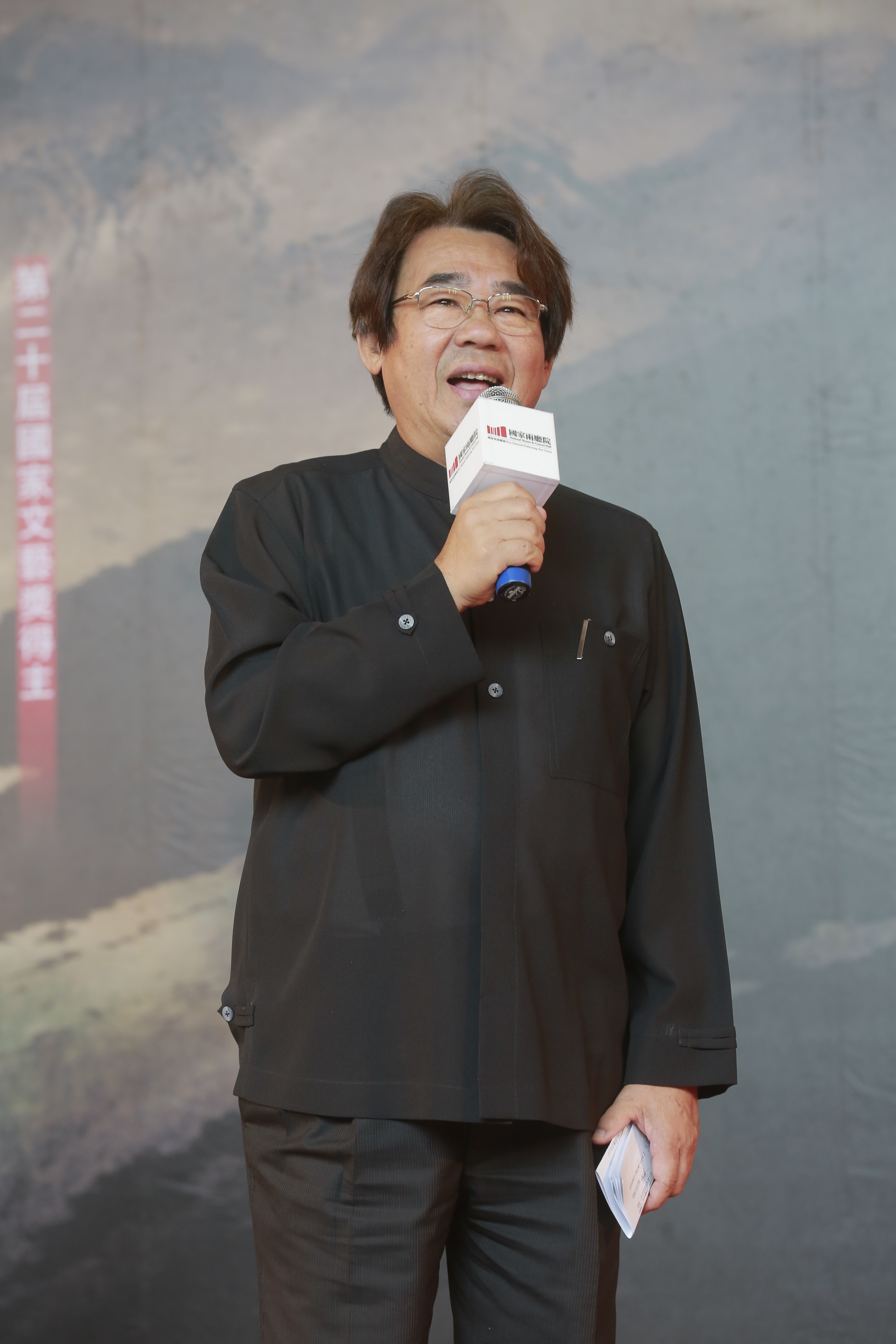 明華園總團藝術總監陳勝福表示，明華園總團將人才傳承視為首要任務，《龍逆鱗》可看到家族青年演員在舞台上超齡演出，帶出新風貌。
