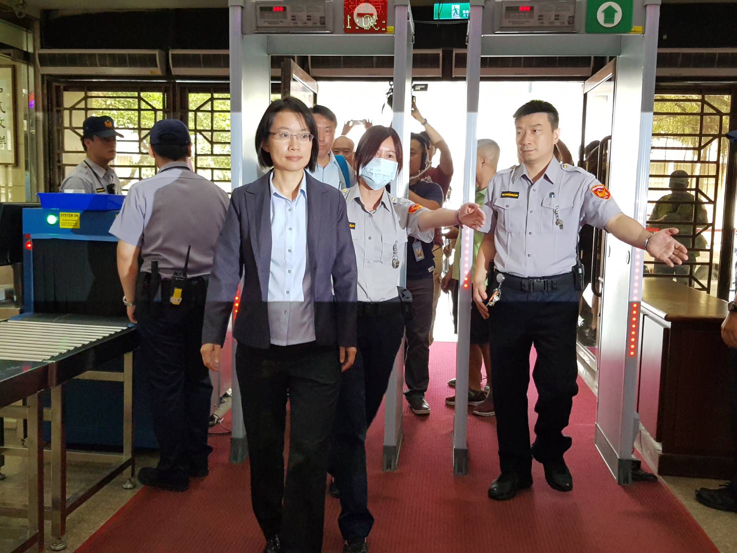 面對記者提問是否涉及不法？吳音寧都一再強調，所有相關作業流程都符合公司規範。