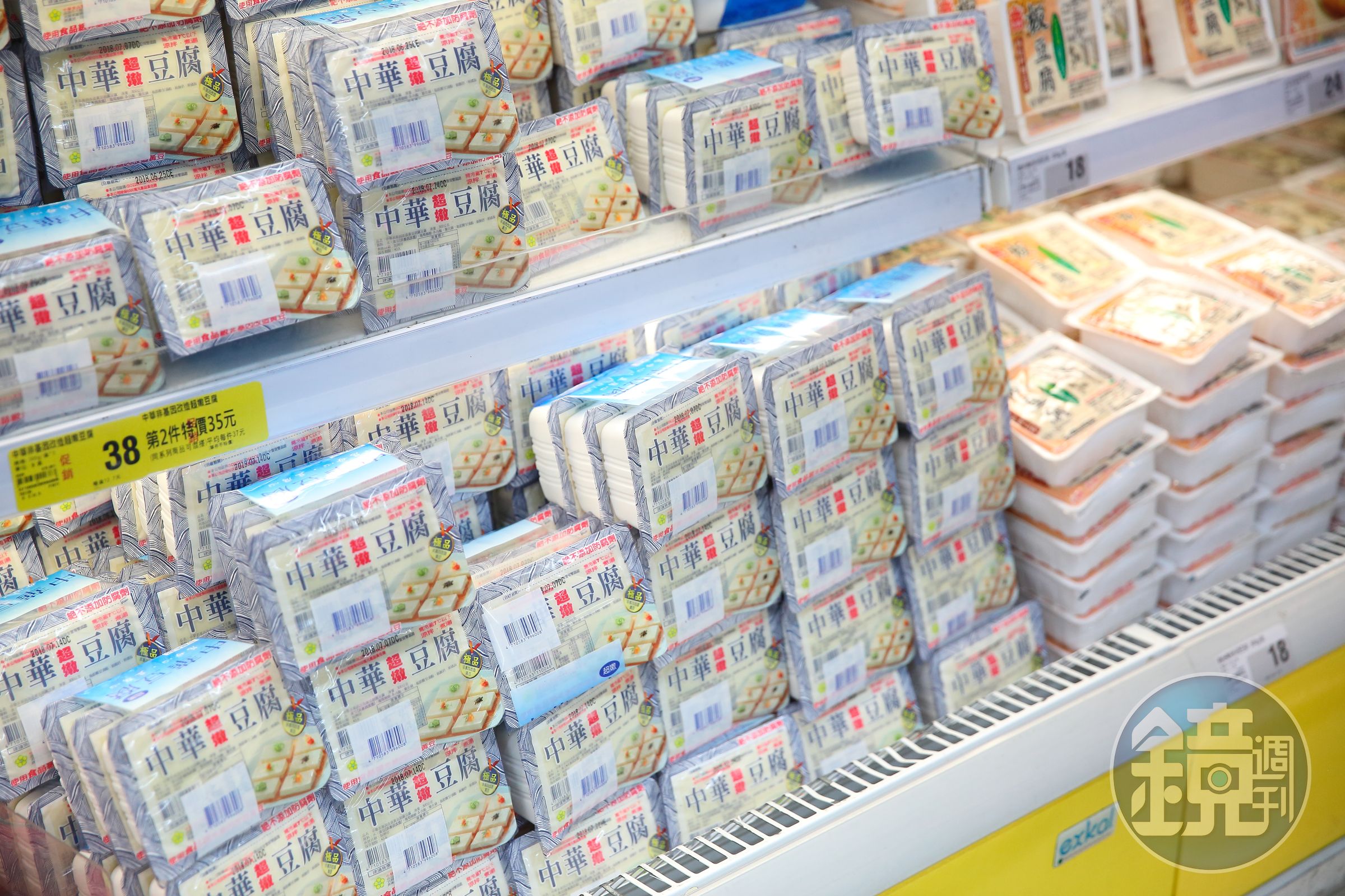 生產盒裝「中華豆腐」的中華食品，是周文偉長抱十多年的存股標的。