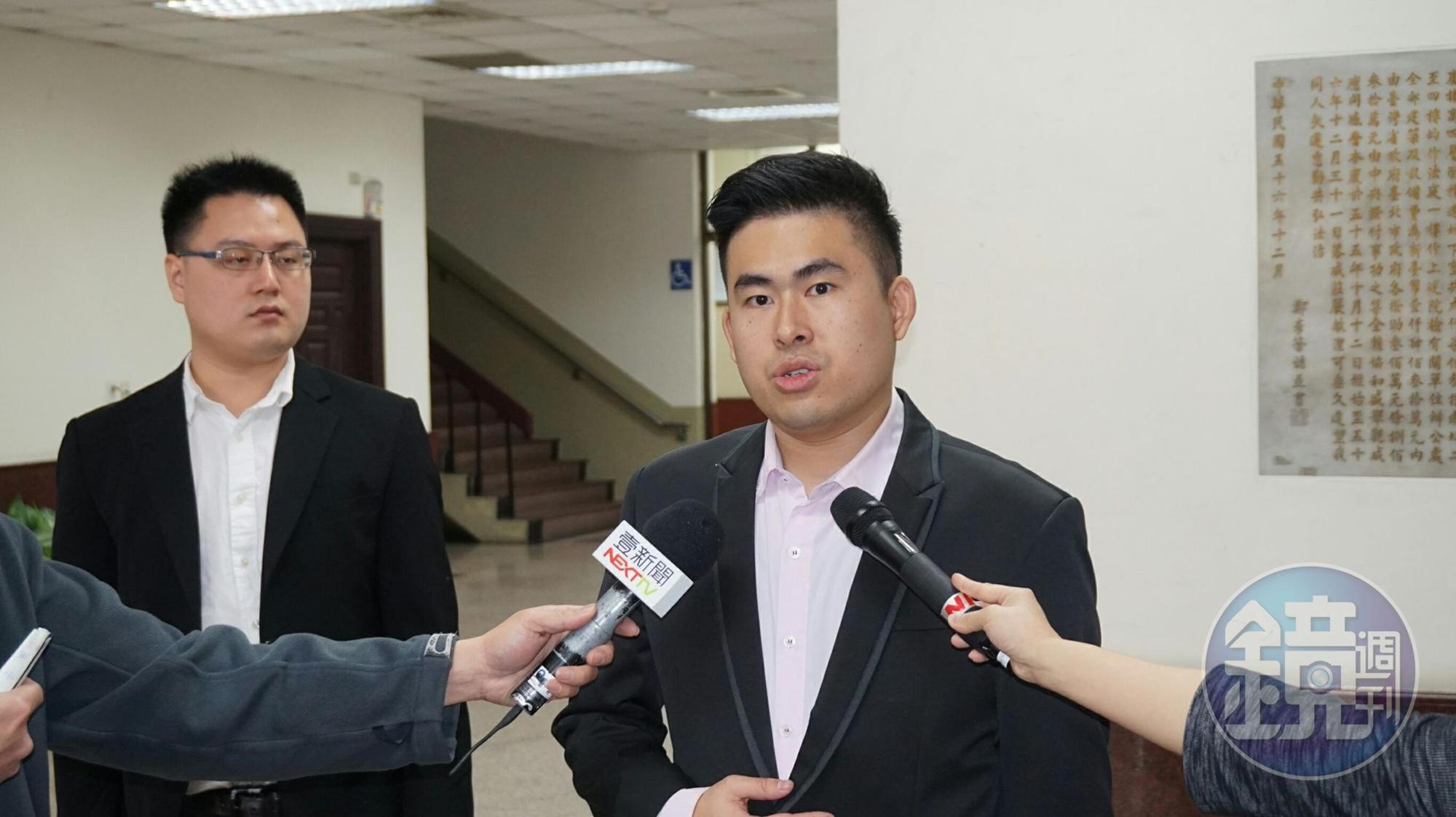 王炳忠召開記者會反擊，怒嗆「有種就公開審判」。