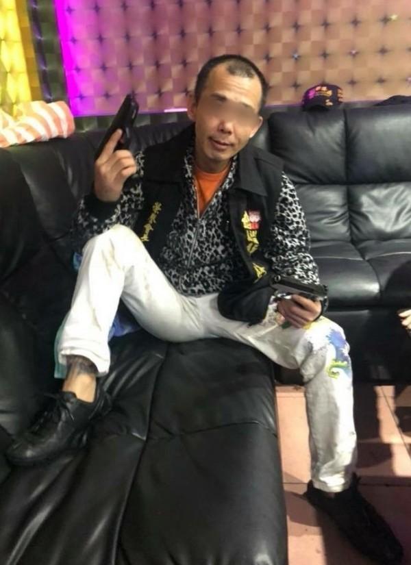 咖啡哥又遭人爆料擄人勒贖,目前逃逸中。(大安分局提供)