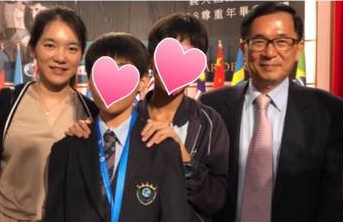 前總統陳水扁昨參加外孫趙翊佑的國小畢業典禮，還特地穿西裝並打上領帶。（翻攝陳水扁臉書）