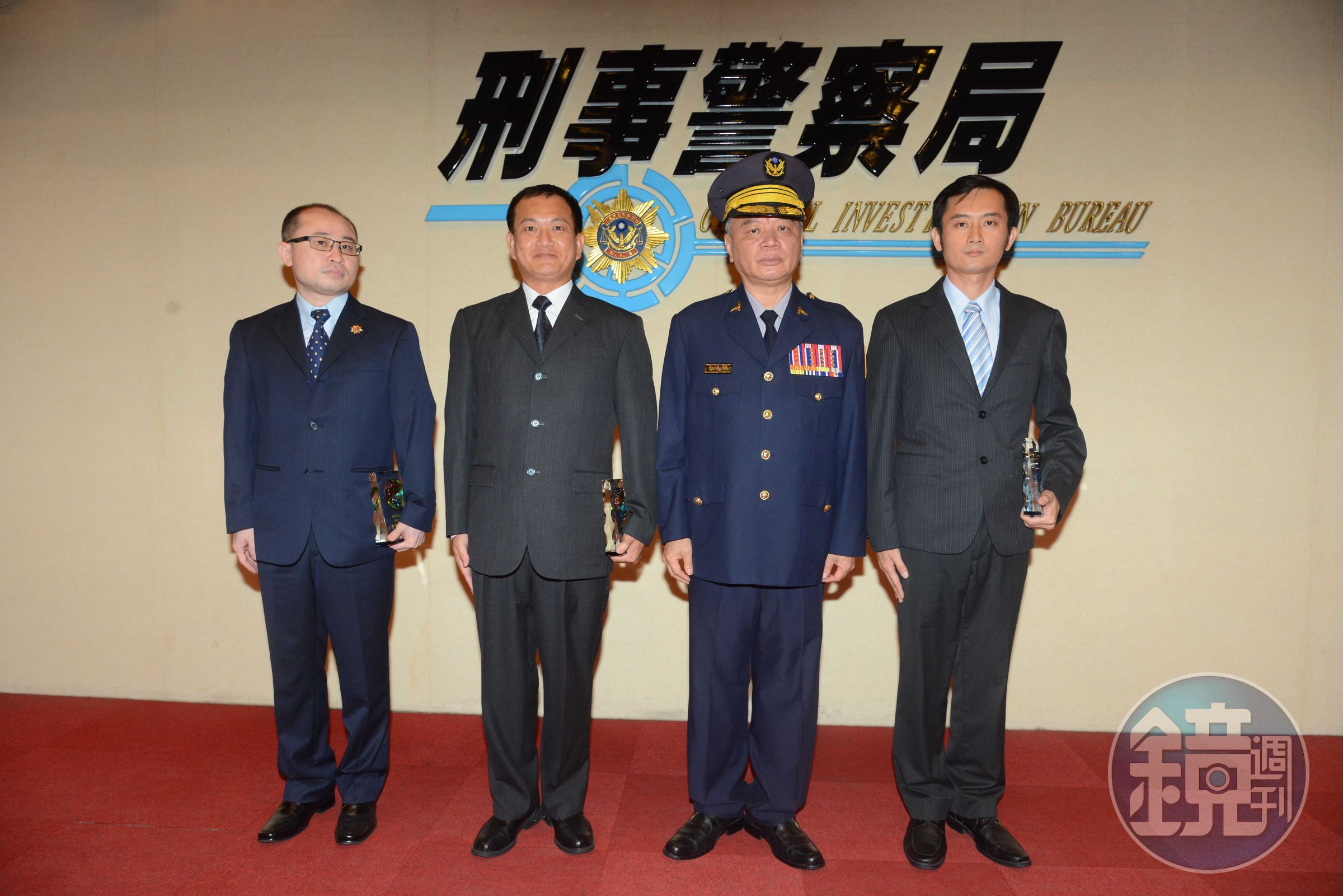 刑事局舉辦警察節慶祝活動，模範警察陳詰昌（左一）、蘇信雄（左二）、李奇勳（右一）獲獎。（刑事局提供）