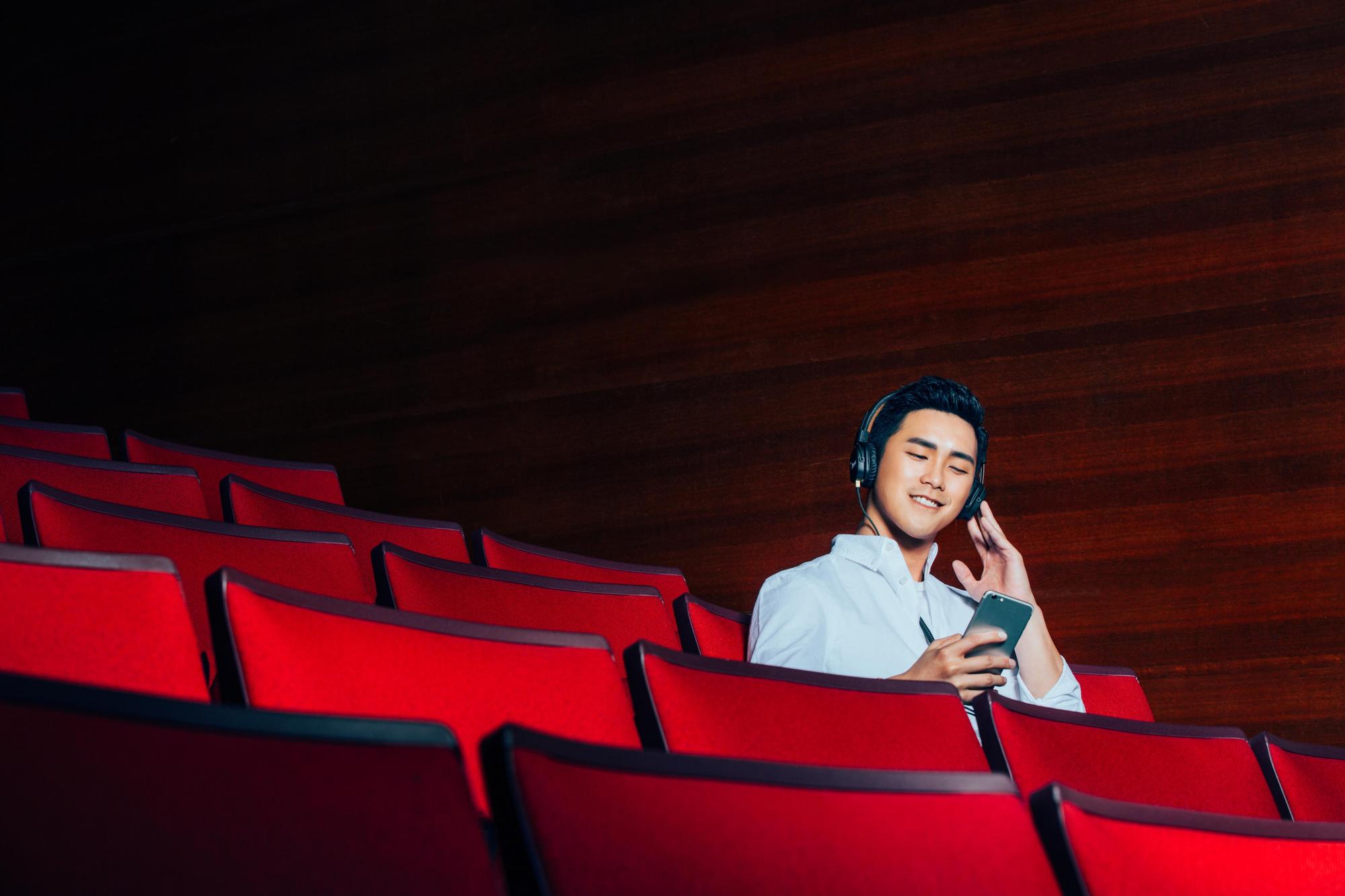 不管戴上任何耳機,KKBOX都能還原音樂的真實與細膩。
