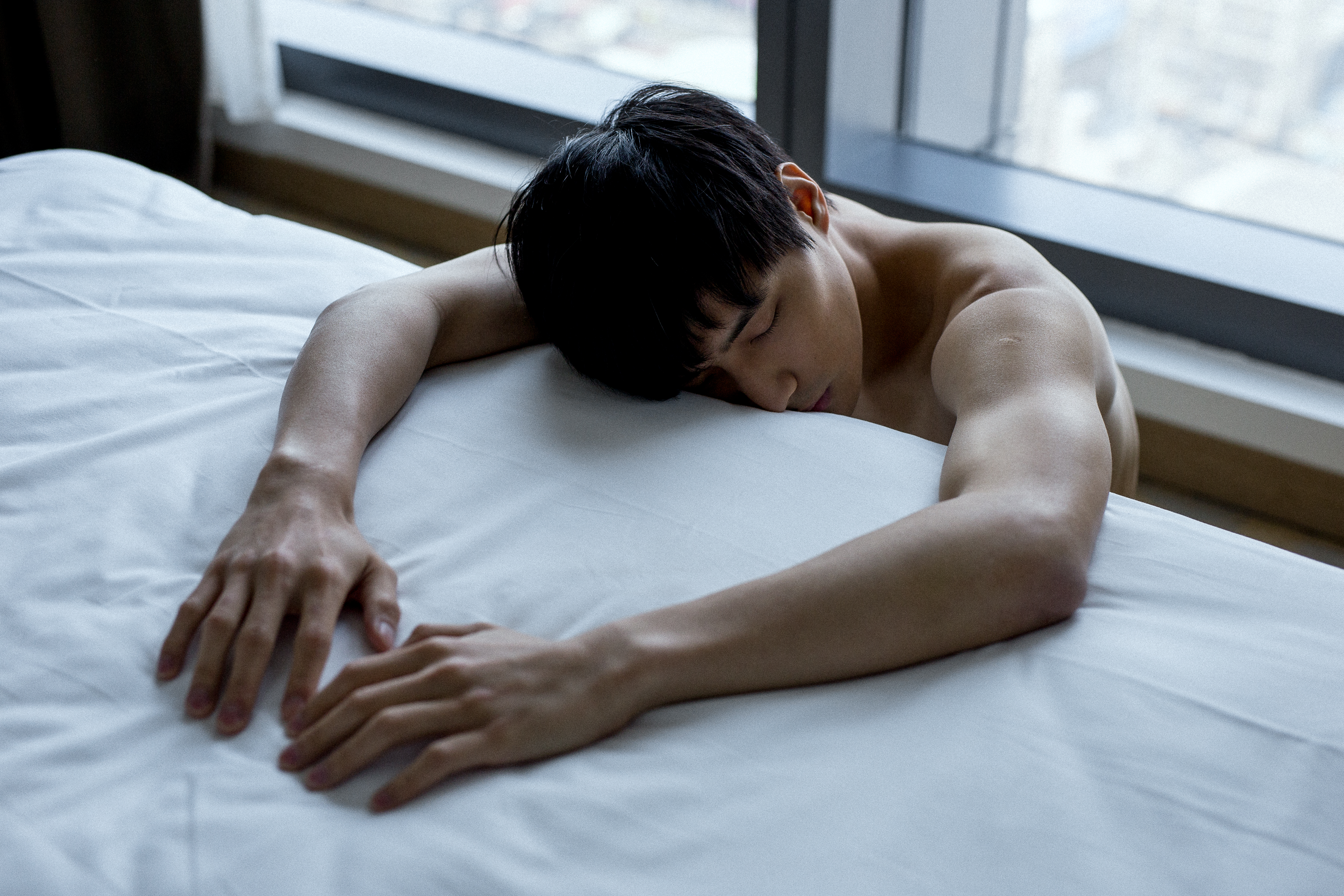 陳彥名積極健身拍攝寫真照，想和粉絲分享。（質男幫提供）