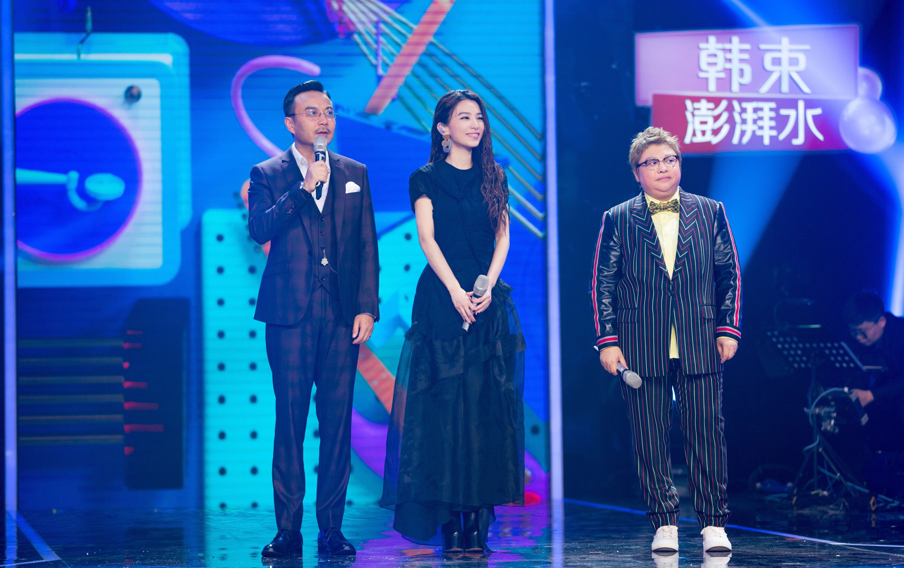 Hebe田馥甄上大陸湖南衛視節目《我想跟你唱》，與韓紅（右）合唱。（華研國際提供）