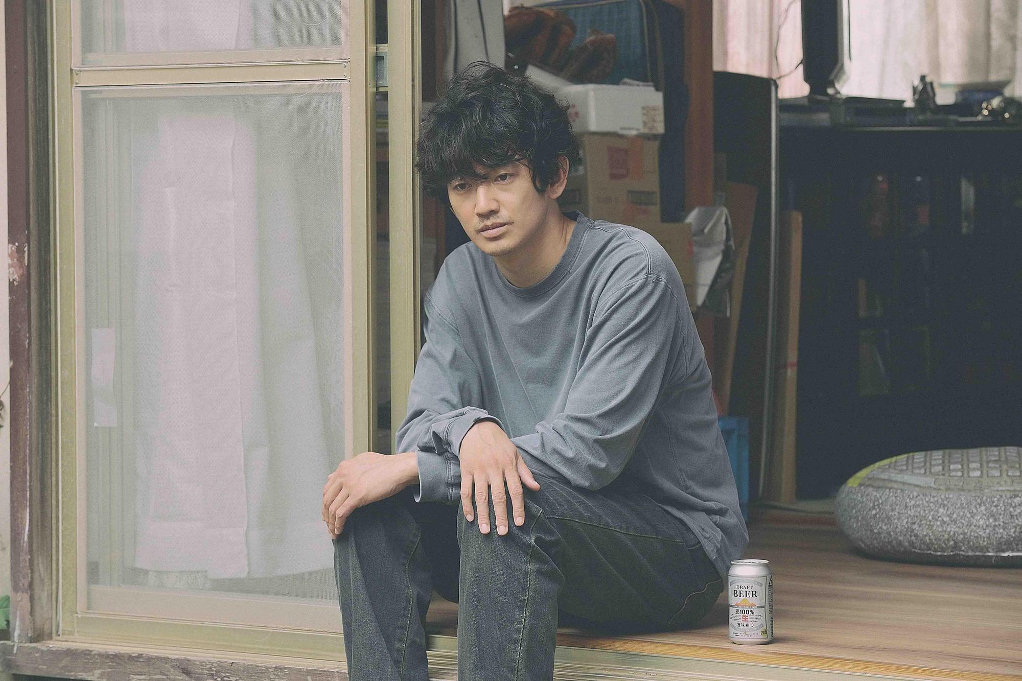 瑛太所飾演的前「少年犯」鈴木曾犯下重案。(天馬行空提供)