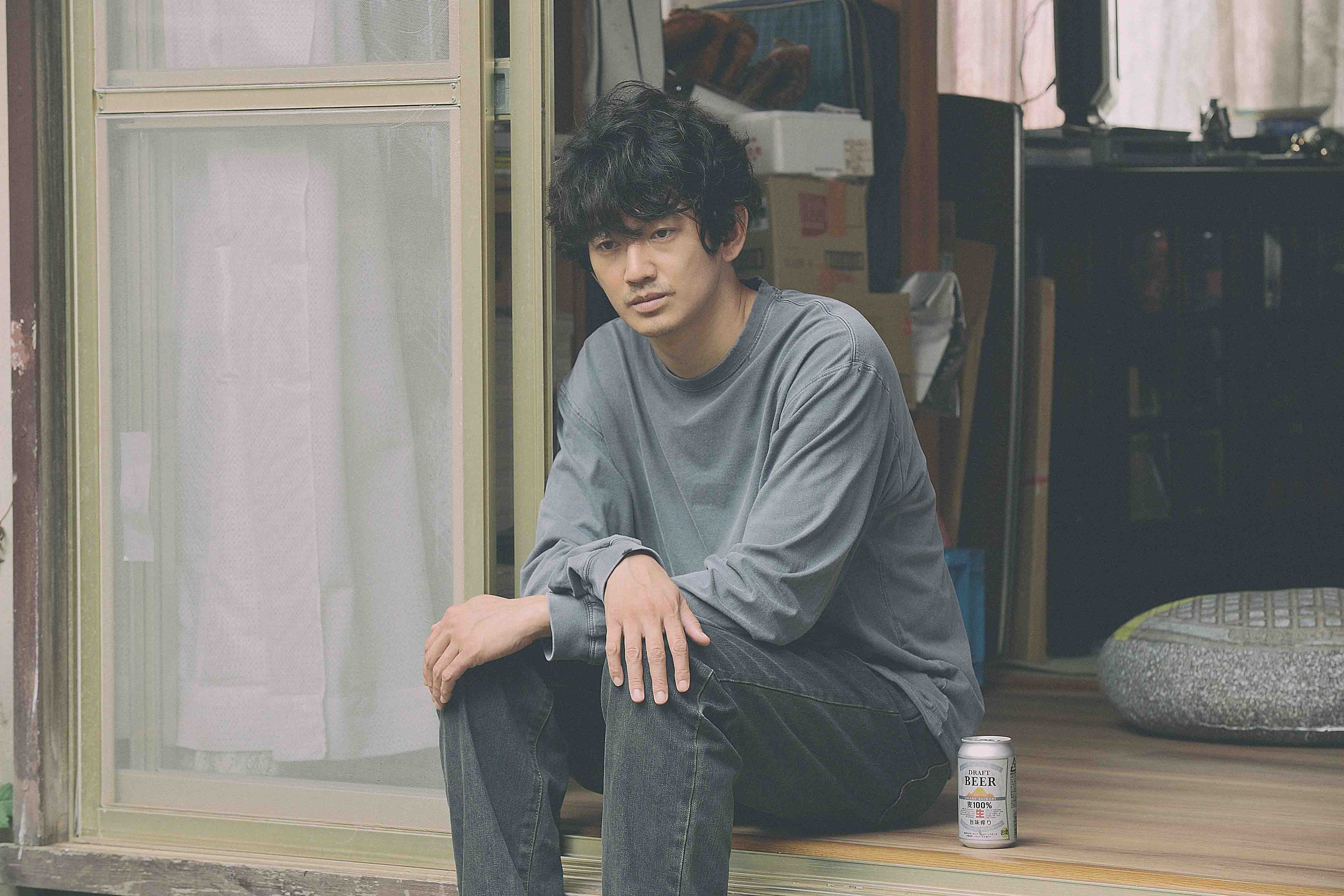 瑛太所飾演的前「少年犯」鈴木曾犯下重案。（天馬行空提供）