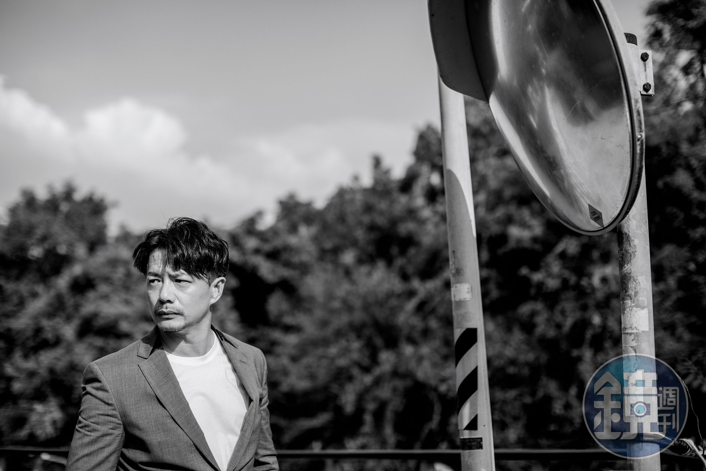 曾有一段時間，段奕宏認為只有舞台劇才能叫表演，對於戲劇演出有所排斥，但最後承認那只是內心的小清高，只是躲在舒適圈。