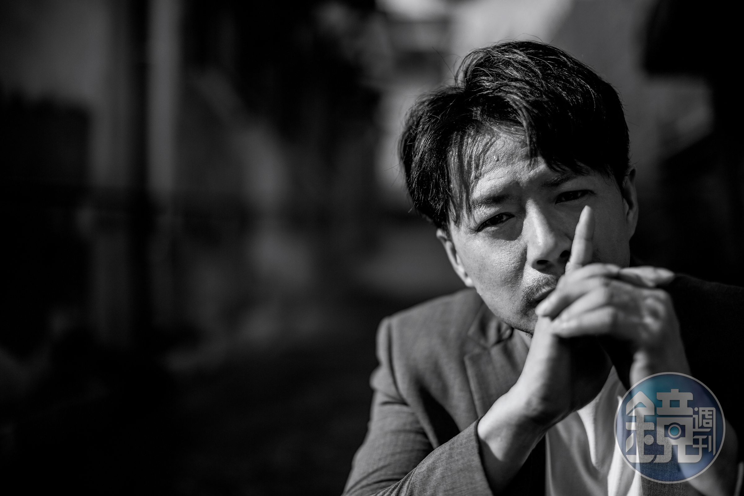 對於所有恭維的話，段奕宏都會心生警惕，免得好話聽慣了就習以為常。