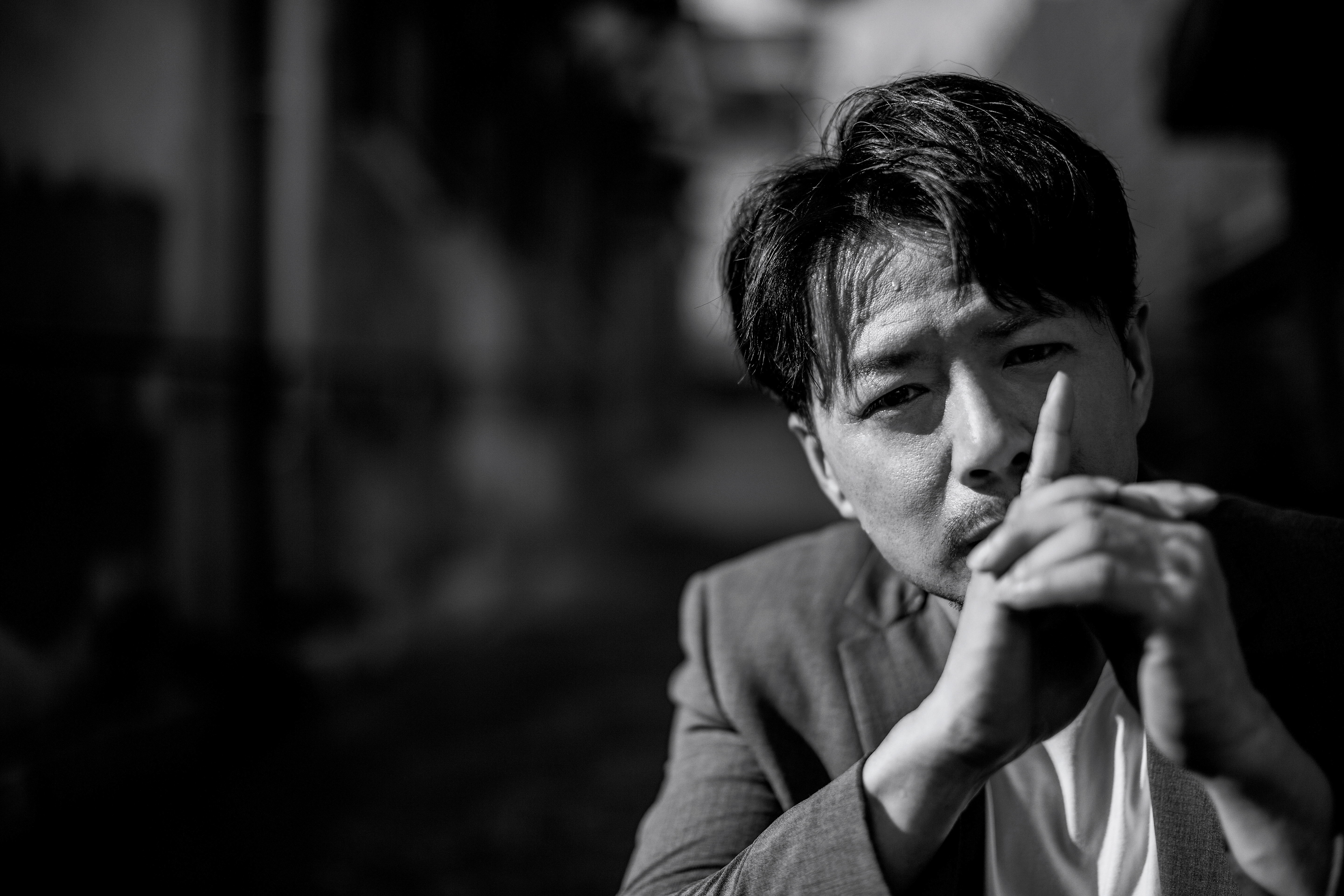 對於所有恭維的話，段奕宏都會心生警惕，免得好話聽慣了就習以為常。