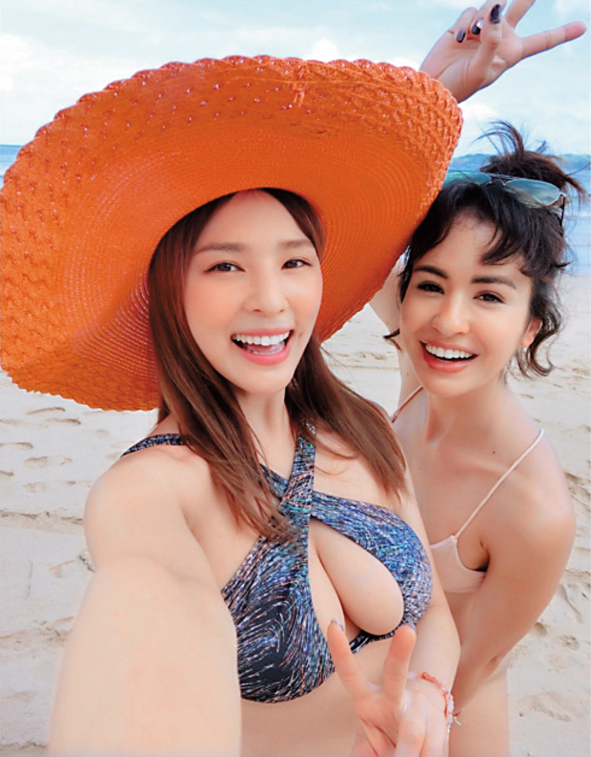 熊熊（左）笑容甜美上圍豐滿，是許多男人的女神。（翻攝自熊熊IG）