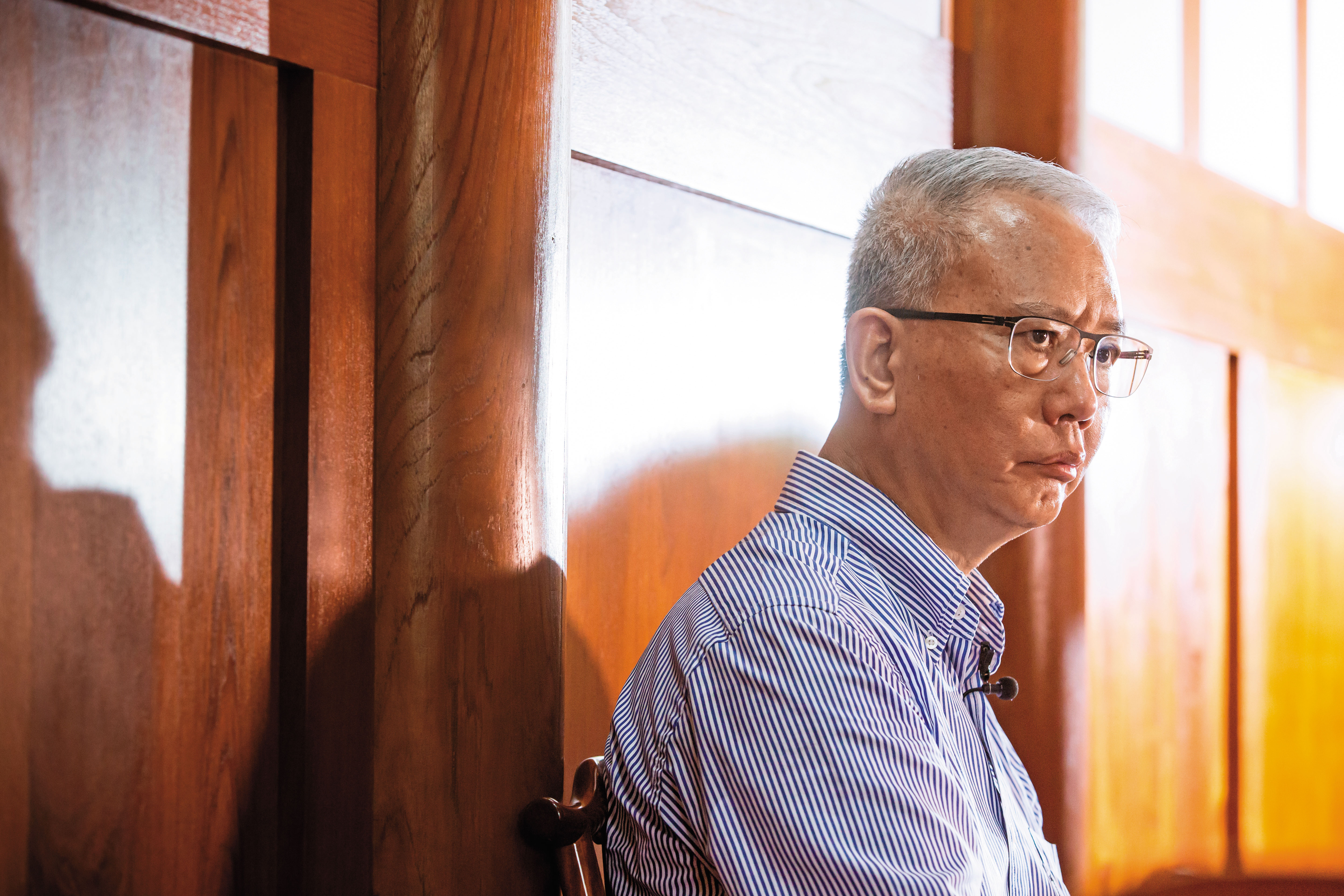 頂新集團前董事長魏應充目前因另件油品案在八德外役監服刑，在獄中仍修習佛法。