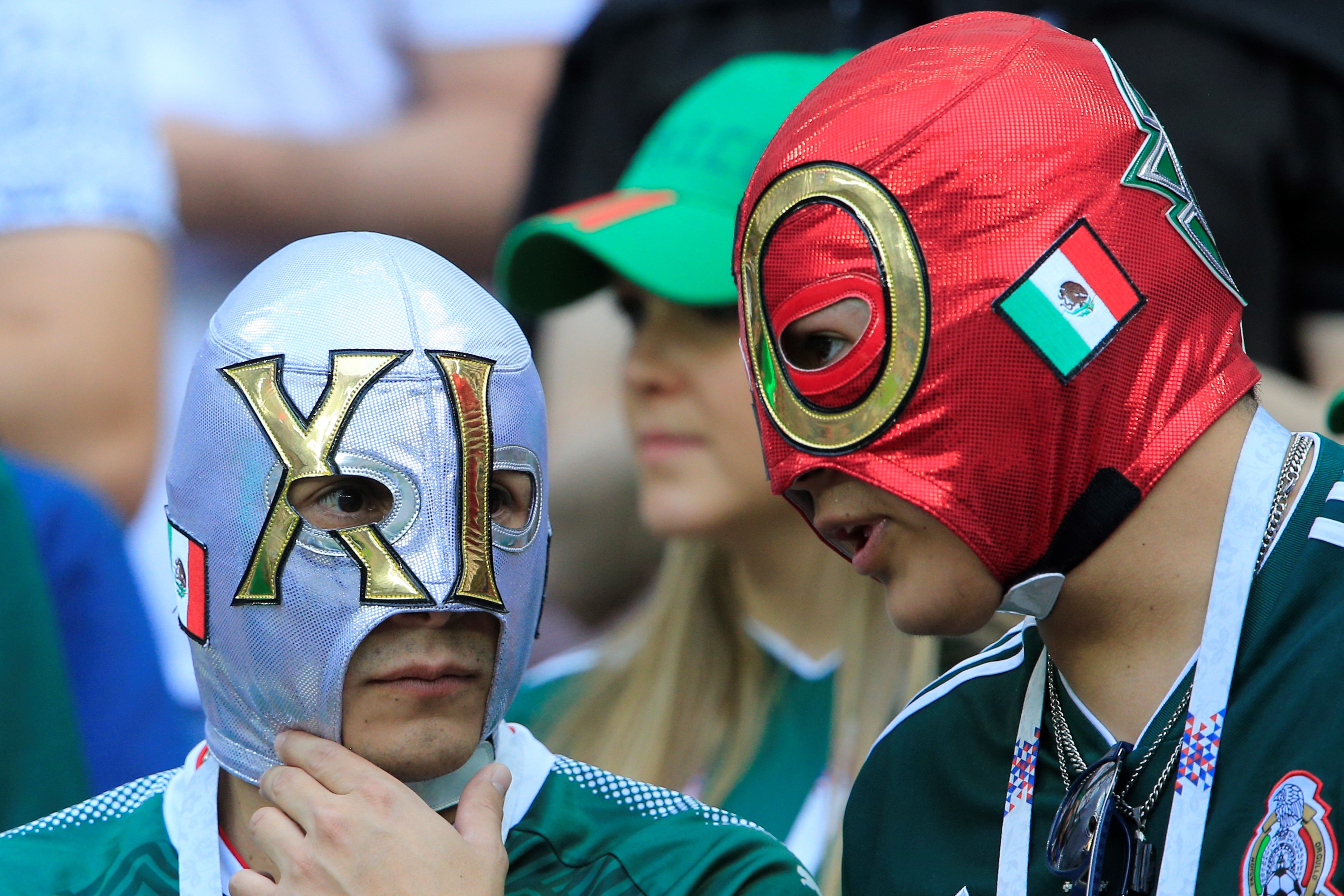 觀看世界盃比賽場內的球迷。（東方IC）