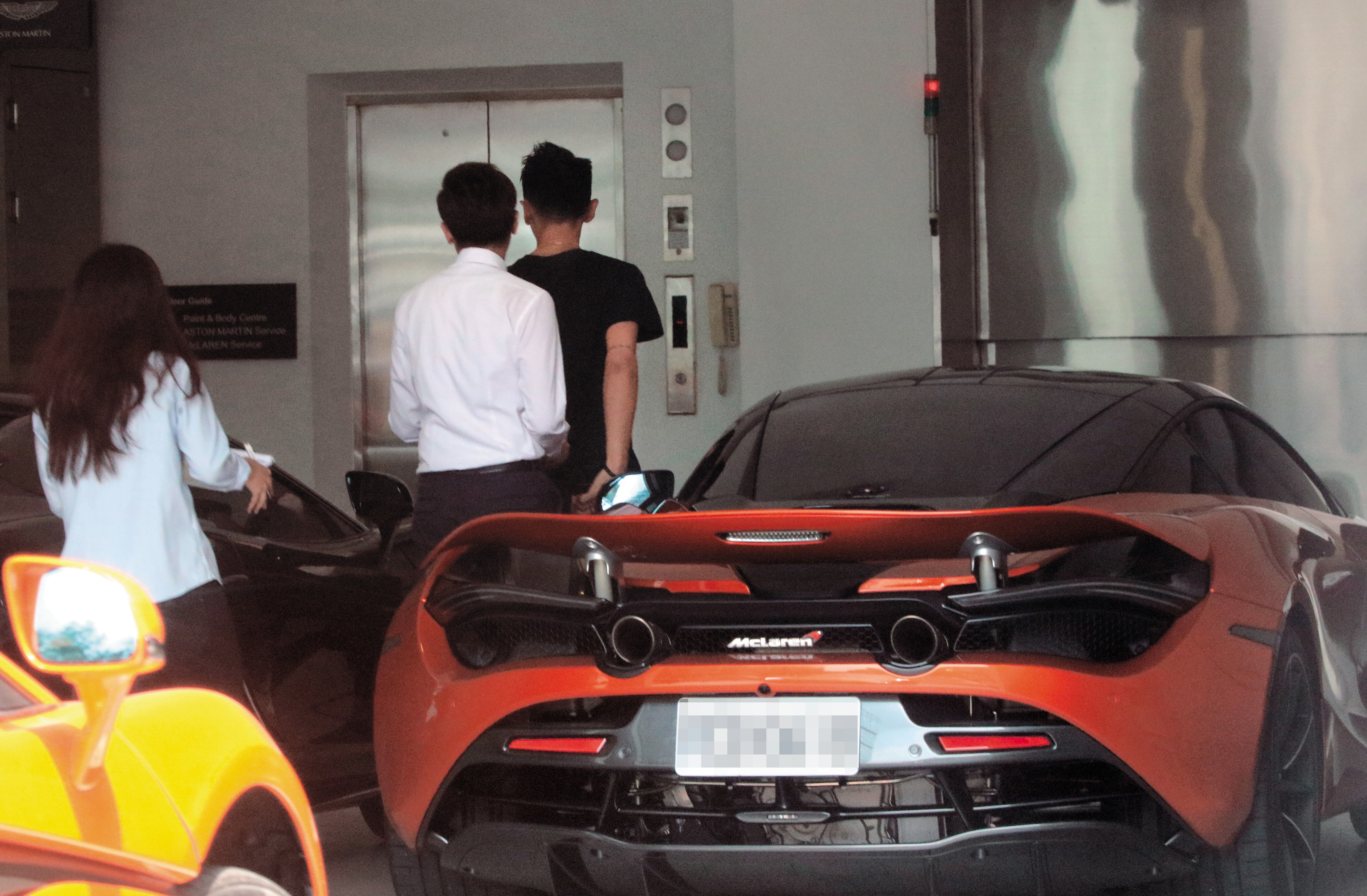 6/5　13:48　柯震東把車開進保養廠，然後自己坐車回家；車牌是他的生日。