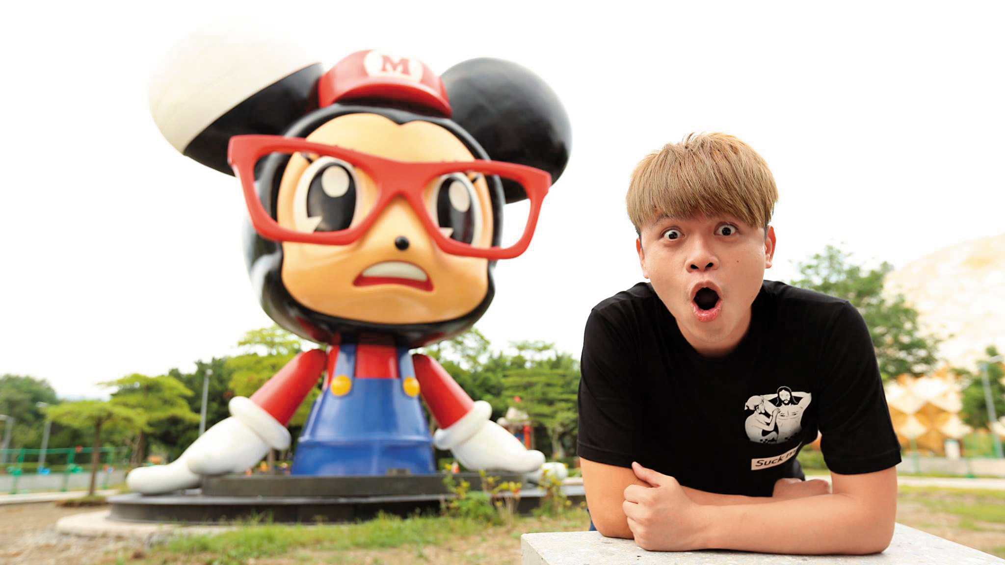 蔡阿嘎與學妹李佩潔（二伯）在他上大學時，因女方家人反對而分手，之後一直保持聯絡，過了13年決定交往，並於前年底舉辦婚宴。