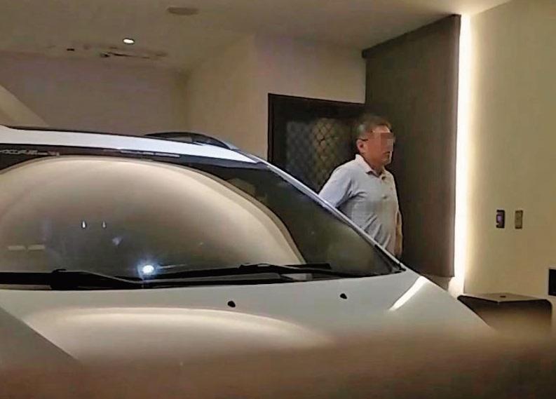 謝男6月1日與C女到汽車旅館偷情，遭C女丈夫抓姦，竟嗆說最多賠10萬元。（讀者提供）
