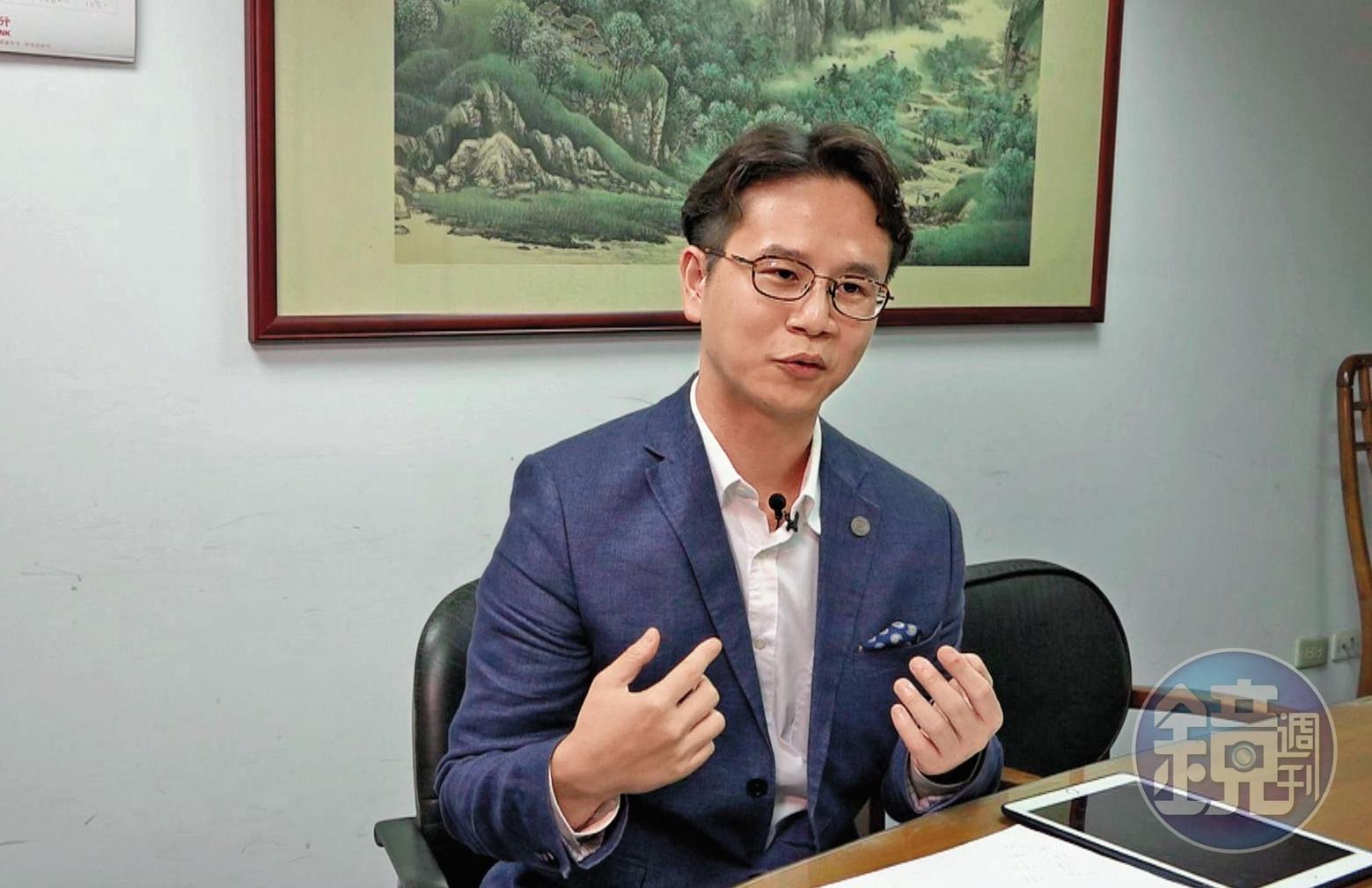 女作業員丈夫的律師沈靖家(圖)強調,涉嫌與女作業員偷情的科技大廠高層謝男,還與至少二名女作業員關係匪淺。