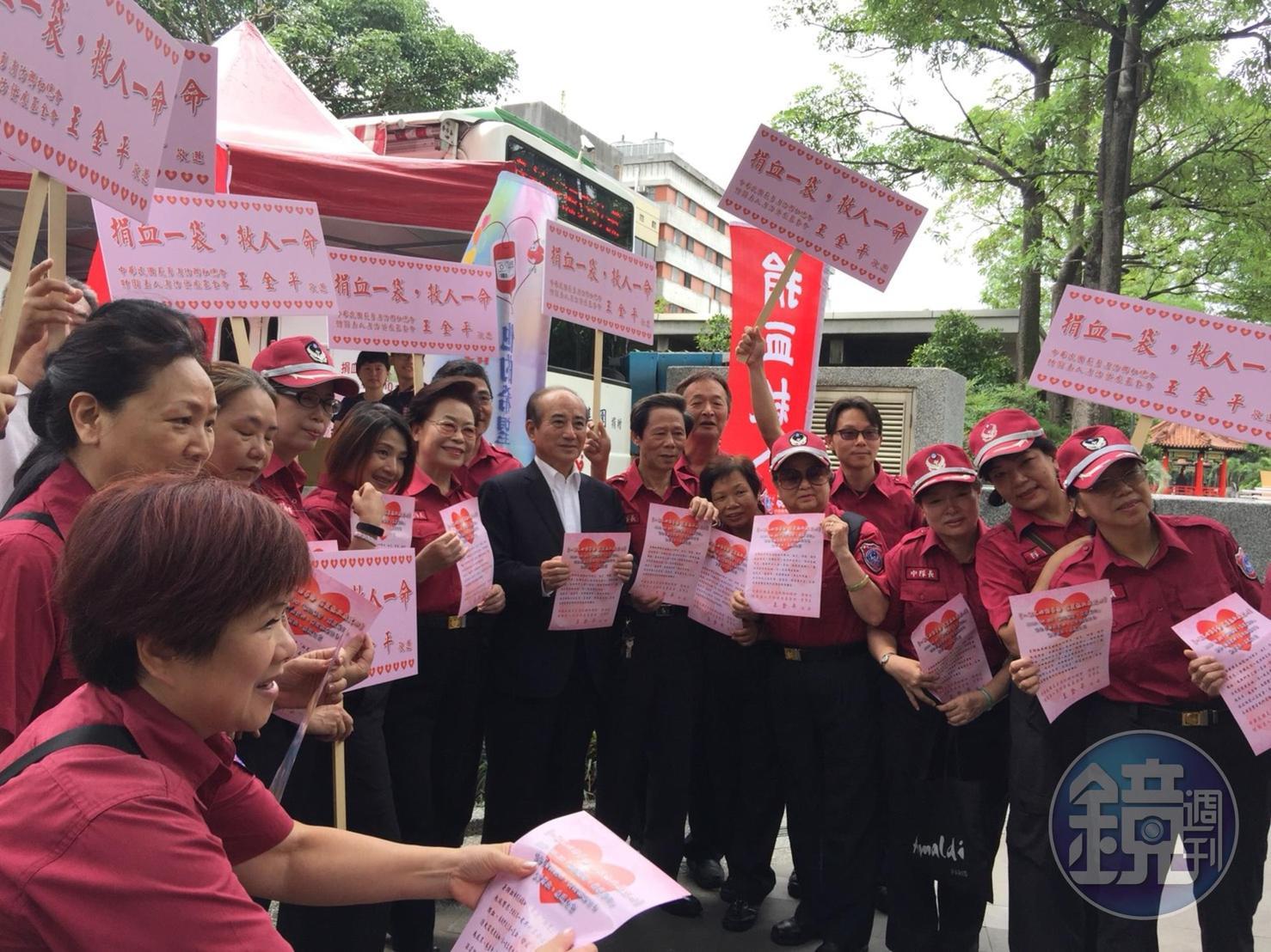 國內每次到夏季總是會面臨血荒問題,立法院前院長、國民黨立委王金平將在30日發起捐血活動。