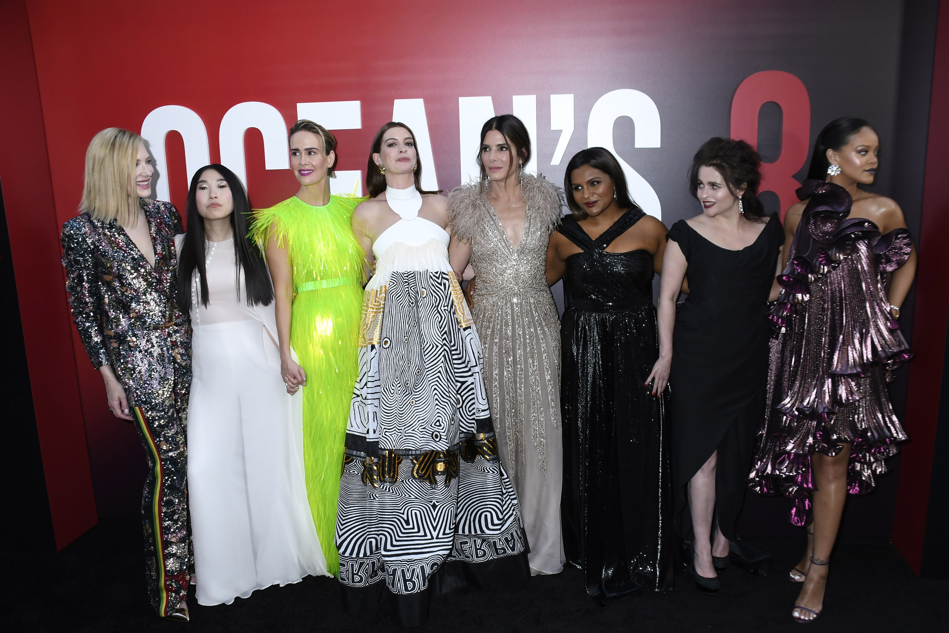 據說蕾哈娜出席《瞞天過海：八面玲瓏》的紐約首映遲到半小時，讓全部人等她一個，惹毛珊卓布拉克。（東方IC）