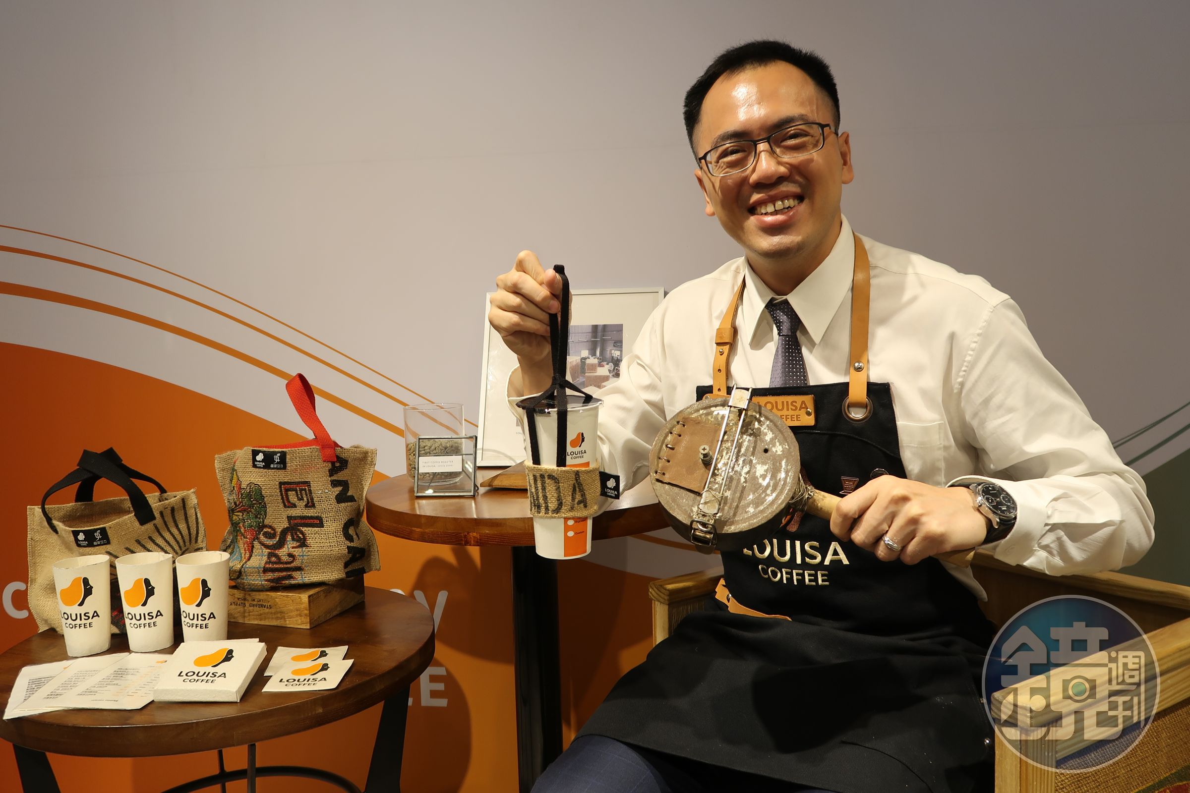 路易莎創辦人黃銘賢從烘豆師到推動咖啡渣再生，讓咖啡豆有了新生命。