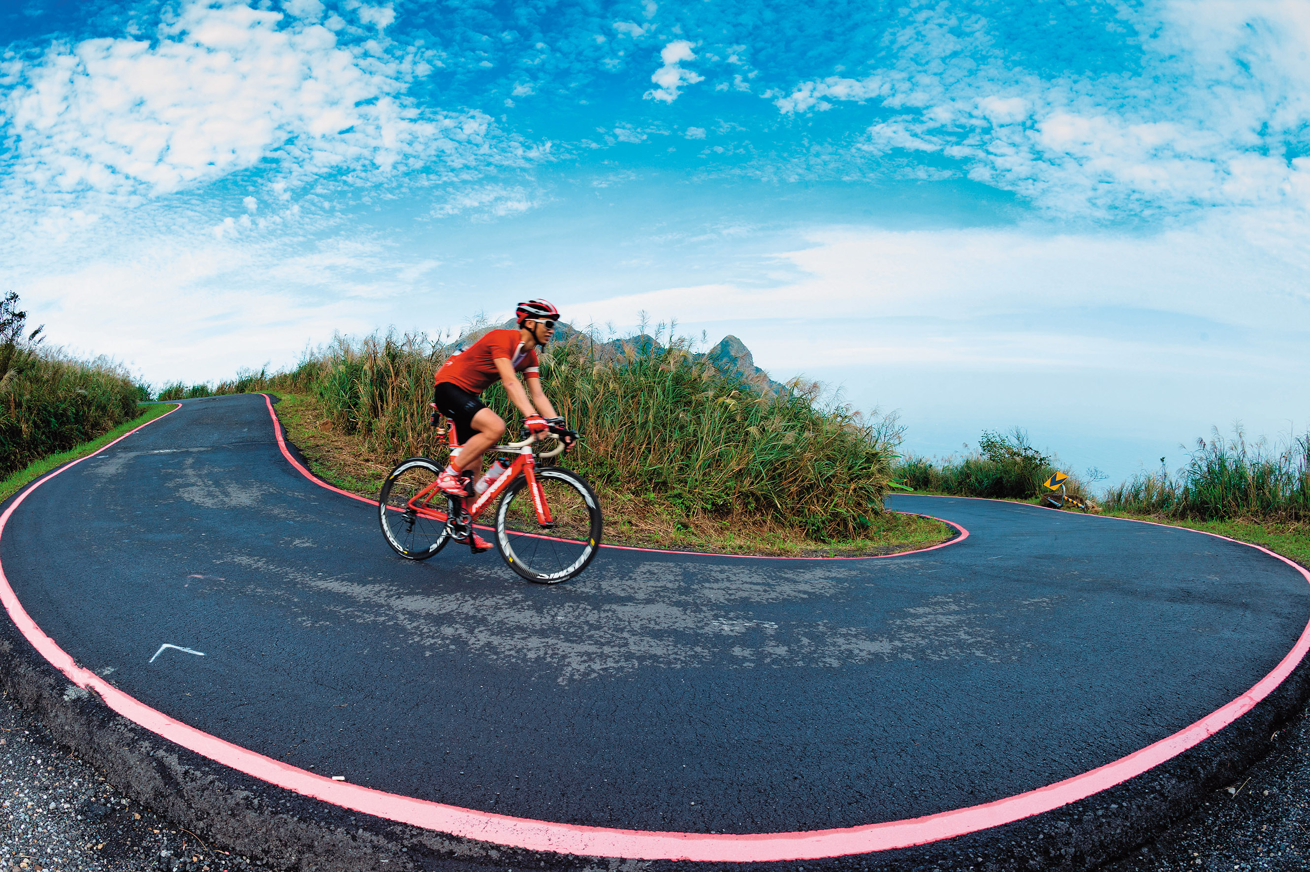 往茶壺山的道路，單車族喜好來此馳騁。