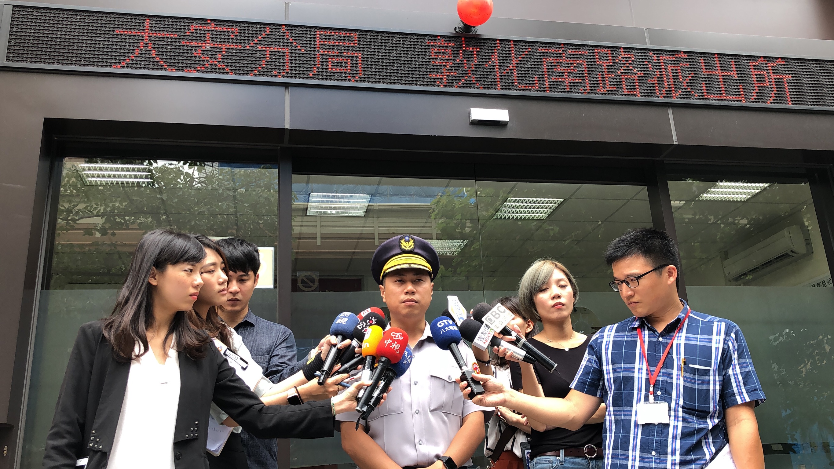 敦化所所長陳育健表示：「蔣家三口因同鄉友人表示台灣比較好賺，所以選擇來台灣從事非法行動。」（警方提供）