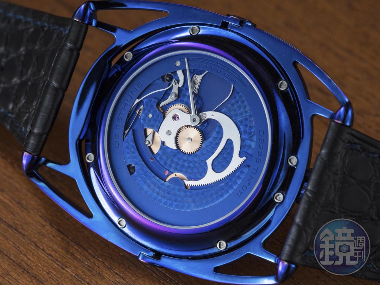 DB28 Steel Wheels Blue錶背特寫。