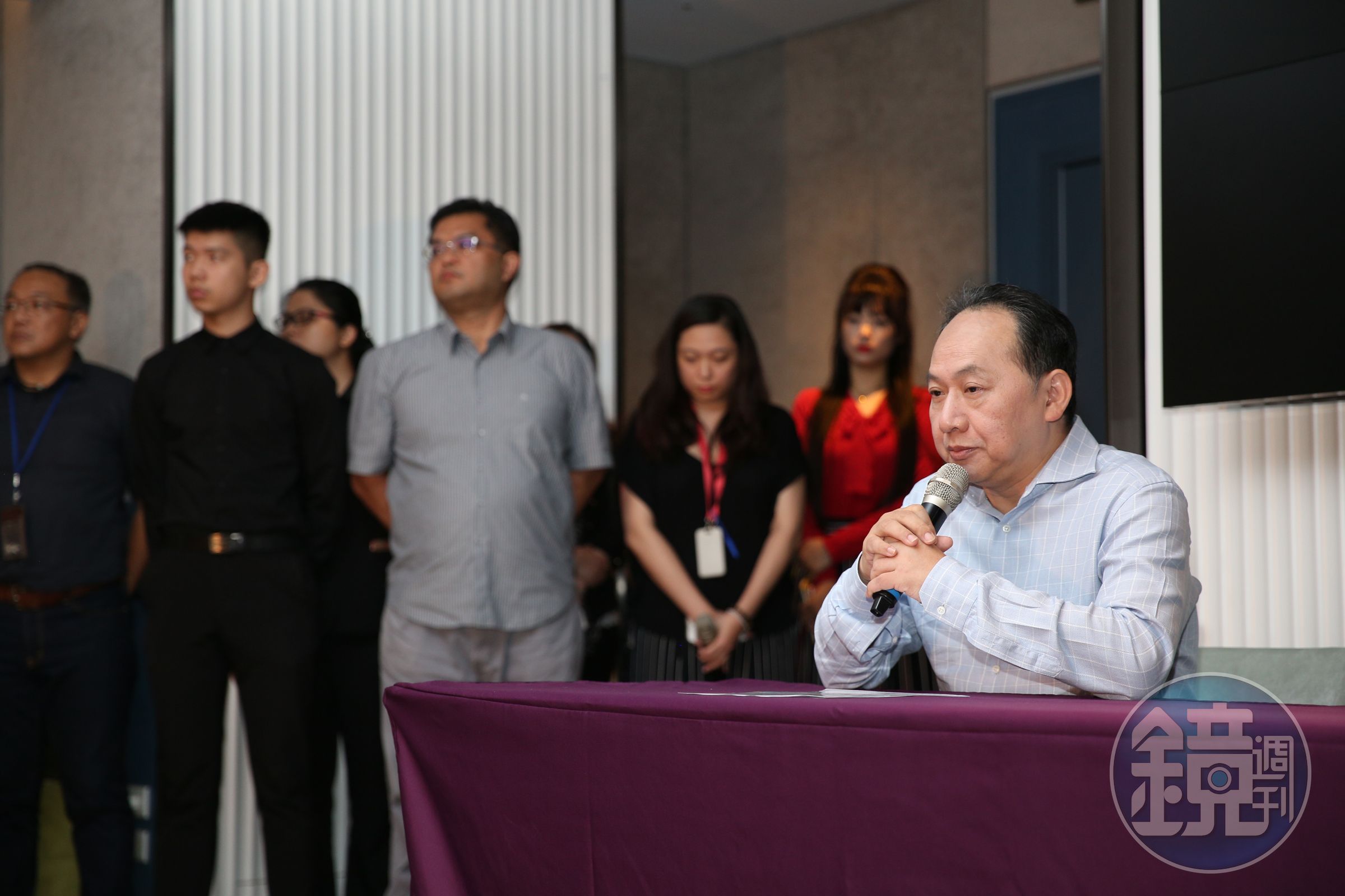 美麗新娛樂董事長黃世杰也出面召開記者會。