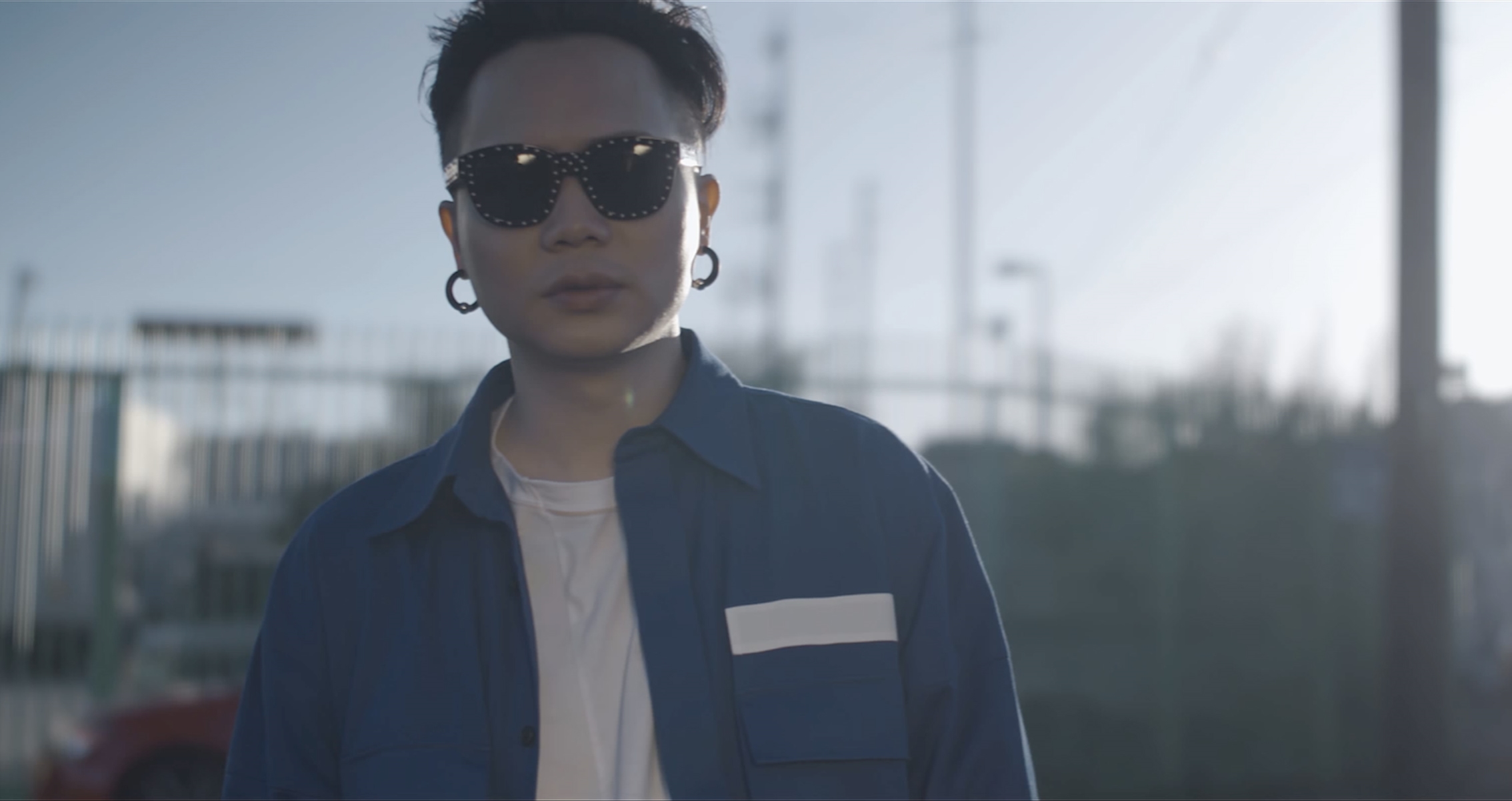 蕭秉治拿下本週冠軍，單飛出輯拿下好成績，虐心情歌〈愛過你多久就有多痛〉受到好評。（相信音樂提供）