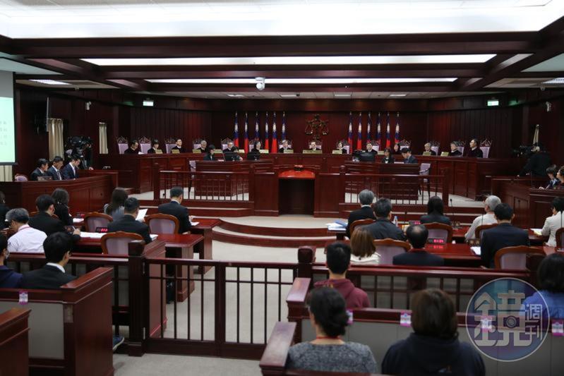 大法官針對黨產條例聲請案，將於憲法法庭舉行說明會決定是否受理。