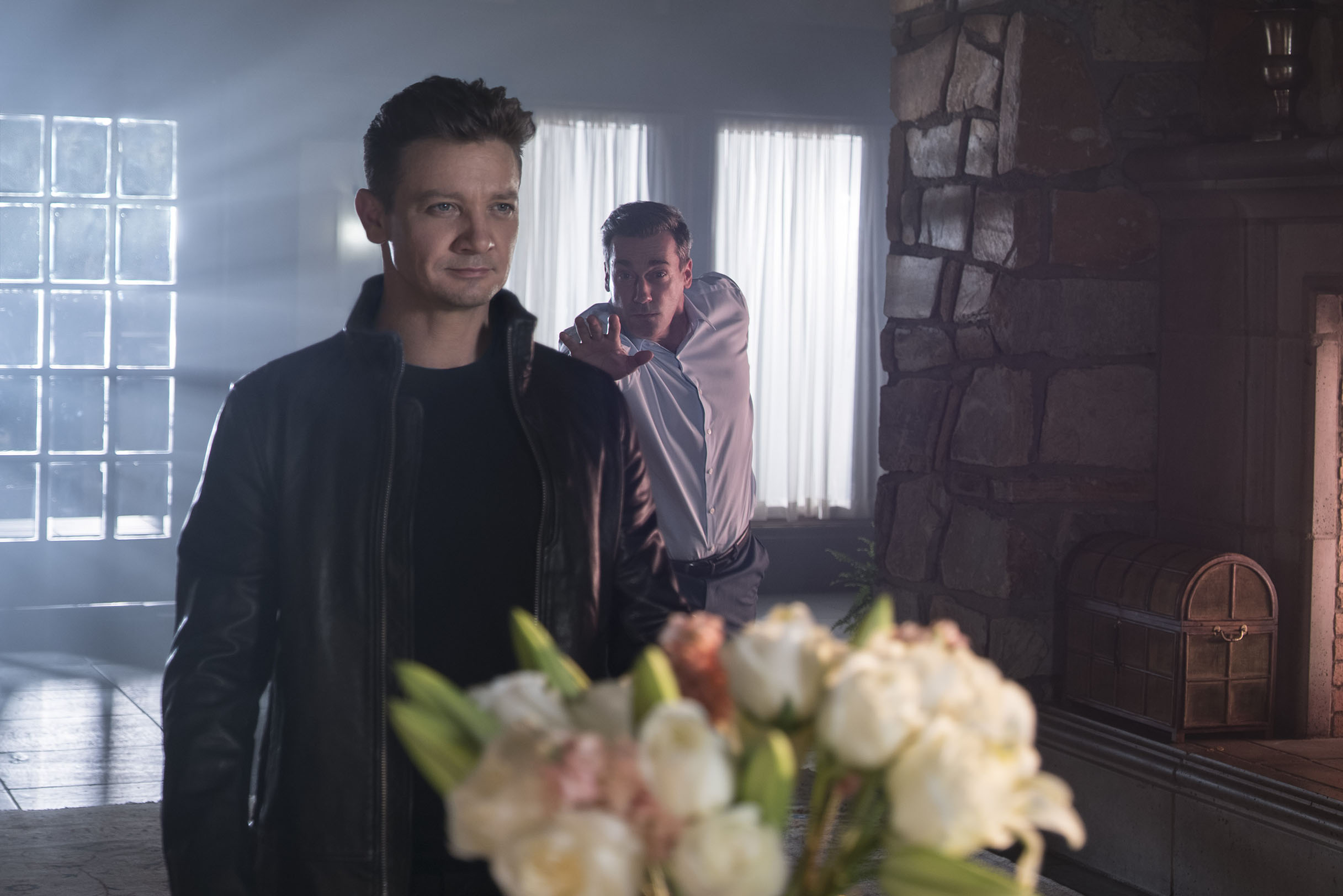 傑瑞米在片中是個30年來從未在鬼捉人遊戲中落敗的玩家，他的朋友們打算趁他婚禮時讓他首嘗敗績。（華納提供）