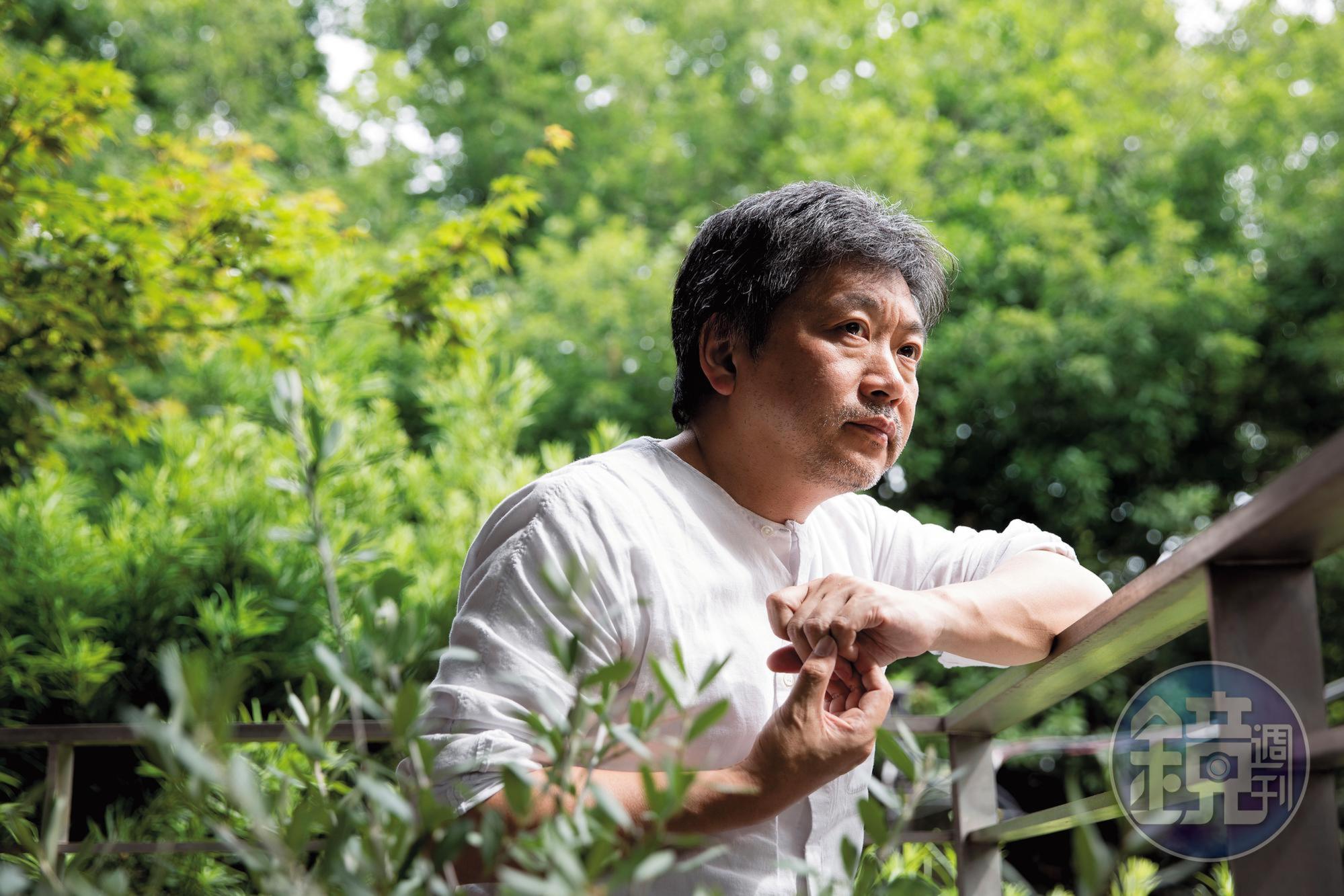 是枝裕和外表看似溫和,其實骨子裡勇於叛逆和突破,這跟他的電影風格很相像,看似一派平靜,底下卻是波濤洶湧。