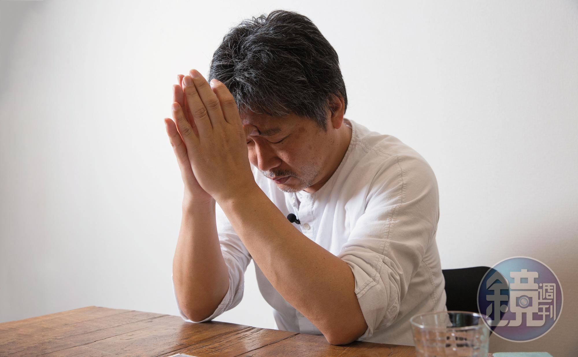 伴隨名聲在國際上愈來愈響亮,是枝裕和每天都忙得像是停不下來的迴轉壽司,受訪時, 幾度露出了疲態。