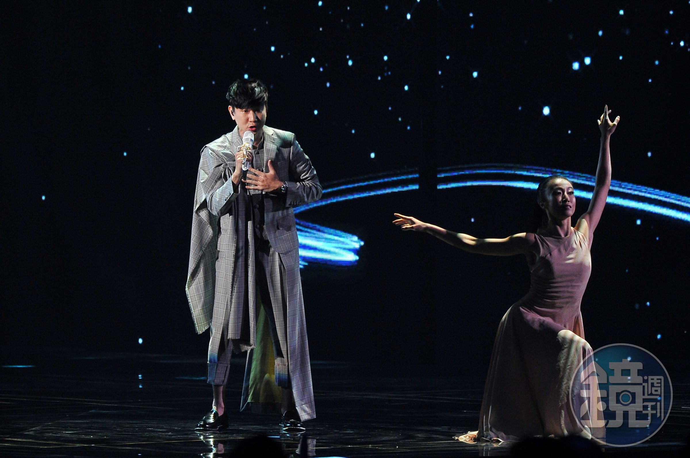 林俊傑擔任金曲壓軸演出，獻唱多首經典歌曲，為典禮劃下完美句點。（台視提供）