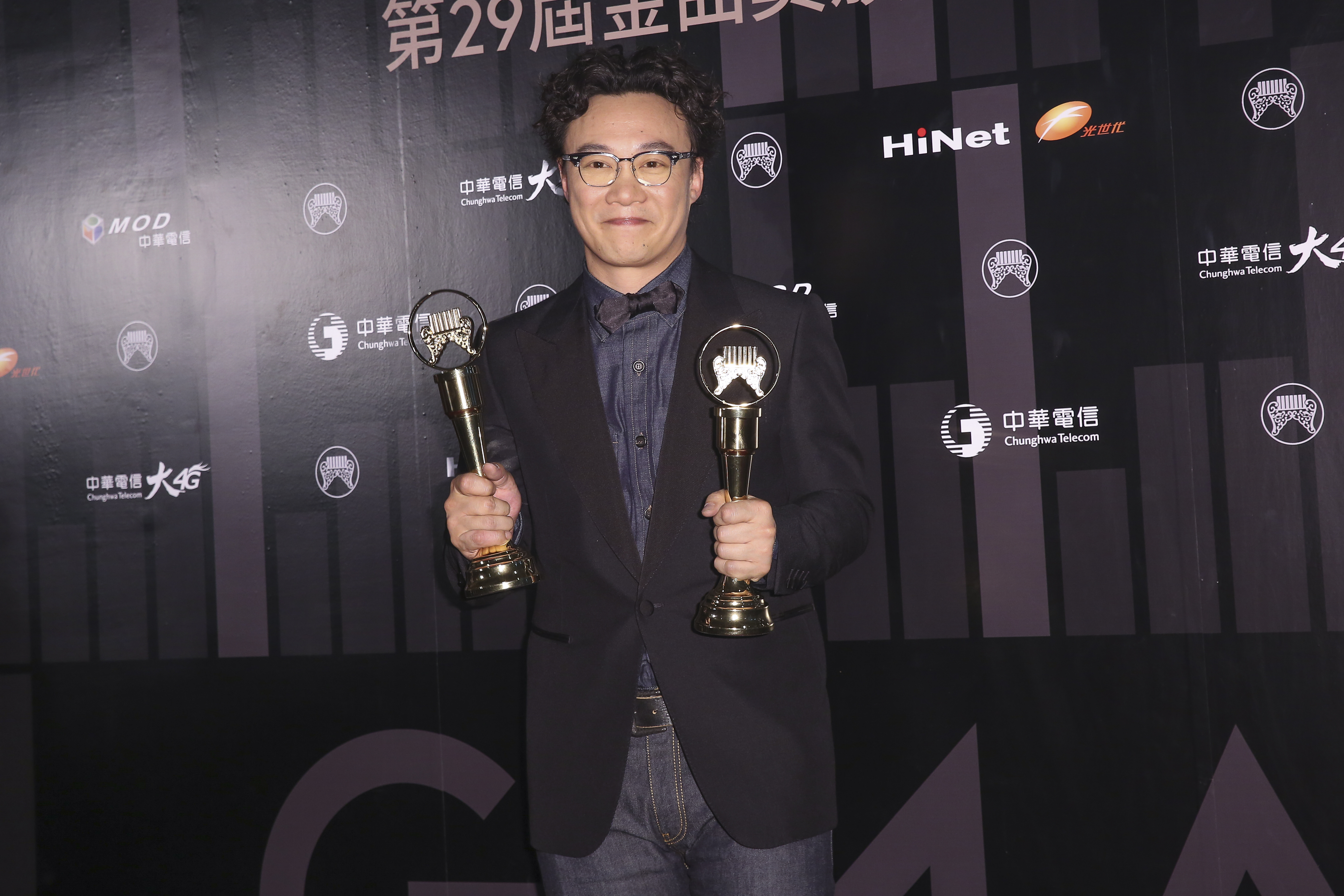 陳奕迅3度奪得金曲歌王肯定，拿獎致辭還開心到超時。